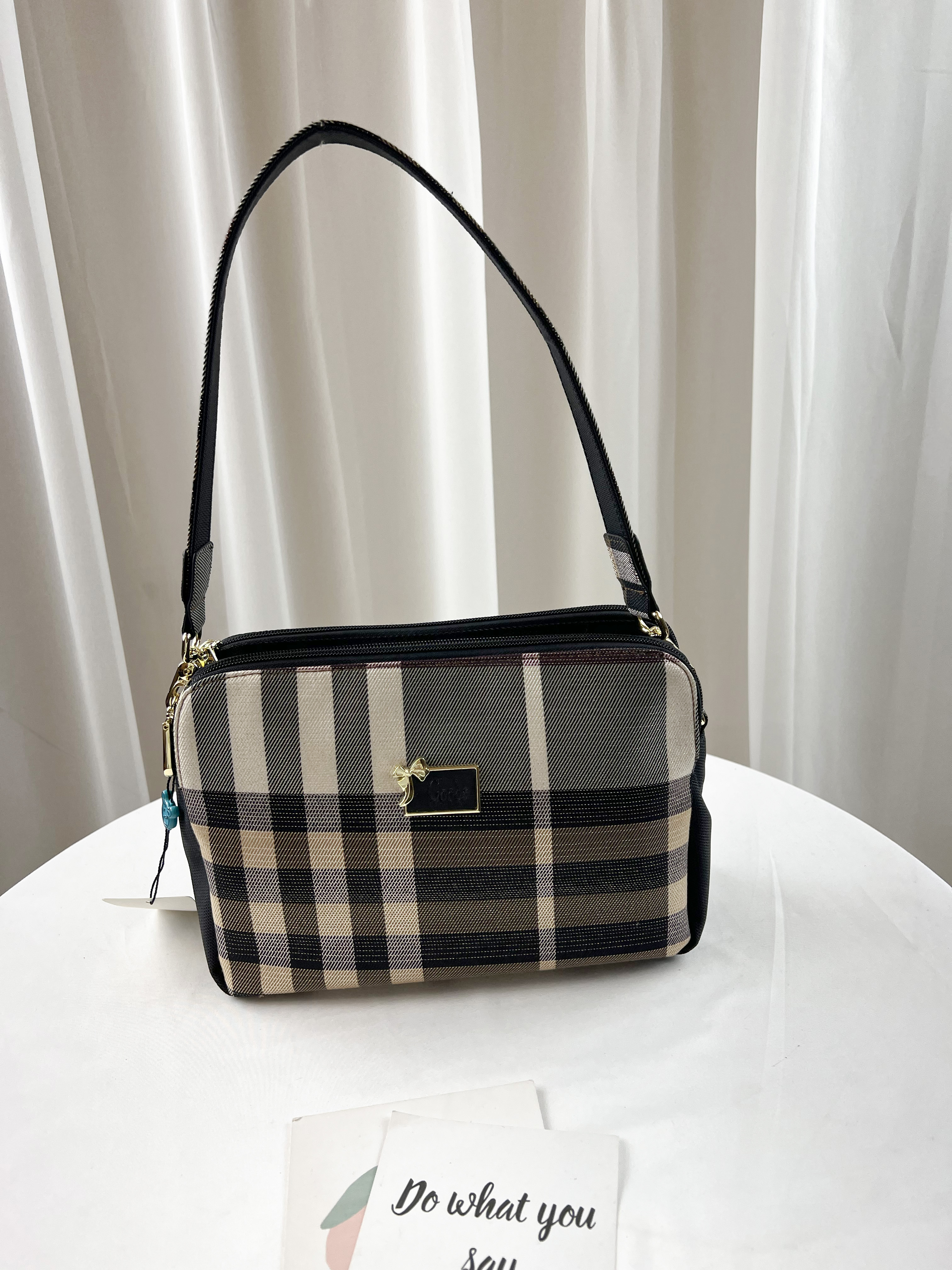 GOODS 金線大格黑防潑水側背包 #2250