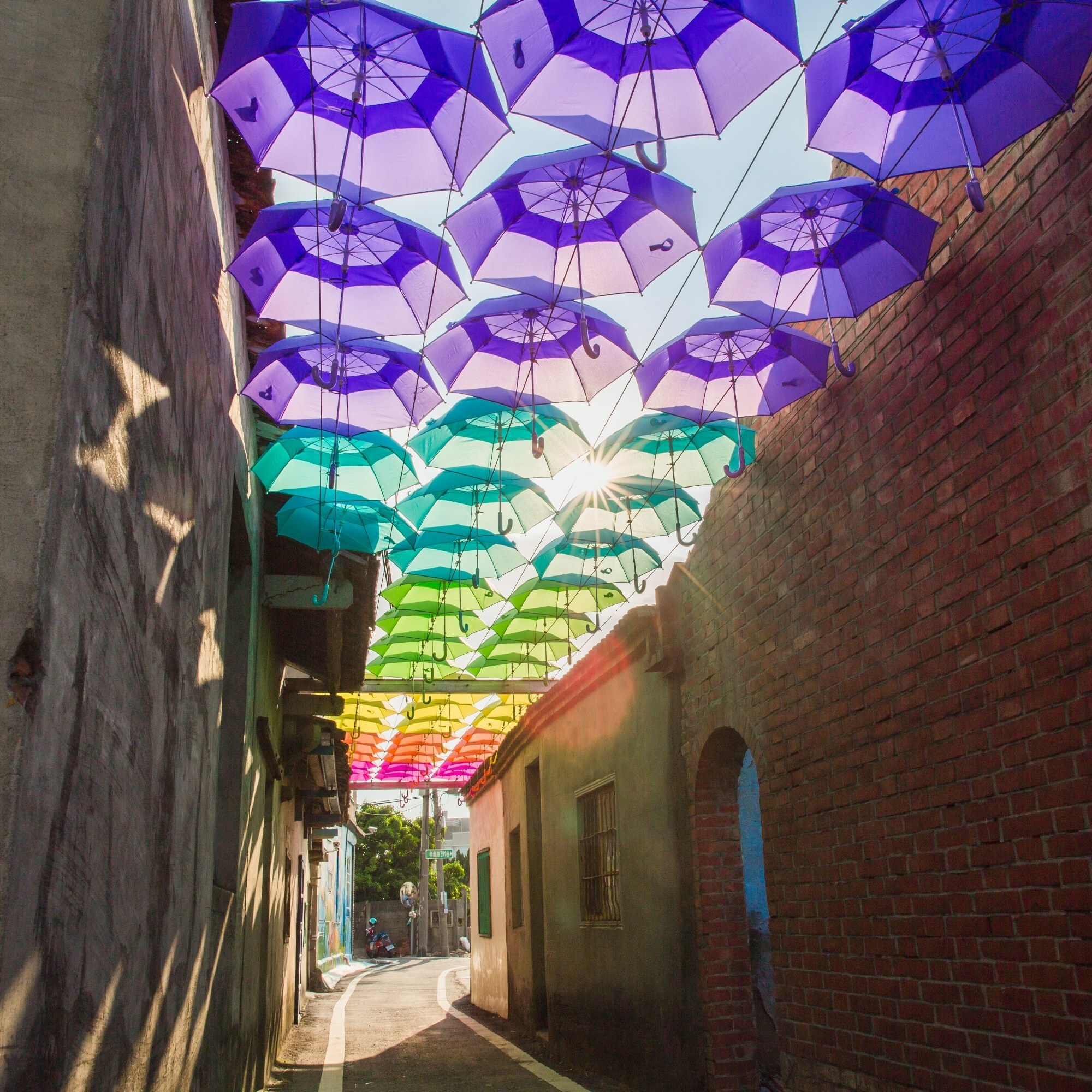 彩虹傘巷