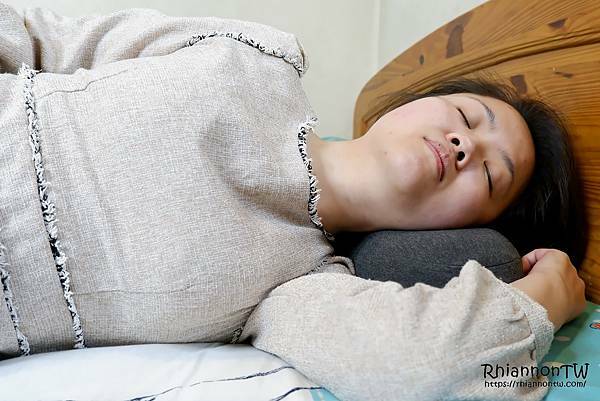 Rhiannon宜庭推薦優扶磁石護頸枕，不愛記憶枕的我都愛上了