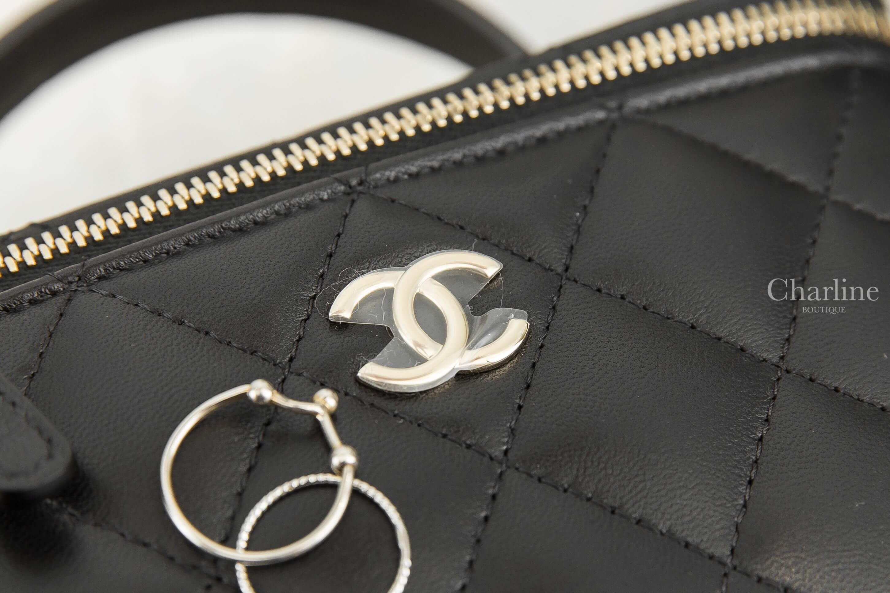 Chanel Vanity With Chain 黑色金CC金鍊小羊皮菱格紋長方形手提肩背化妝包
