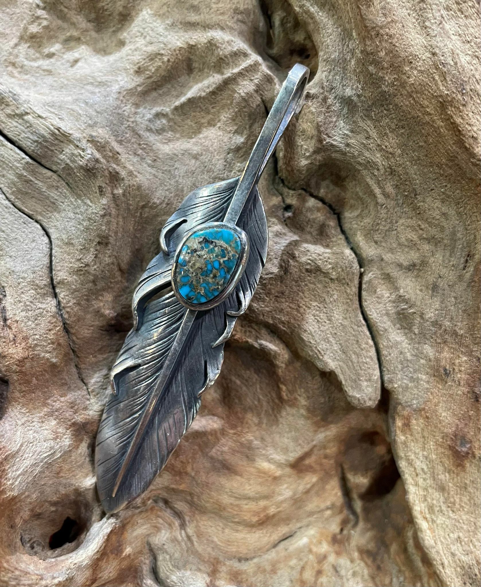 *Black Venom Jewelry-Freedom & Prayer XL(8cm)鑲美國Lone Mountain松石銀羽。