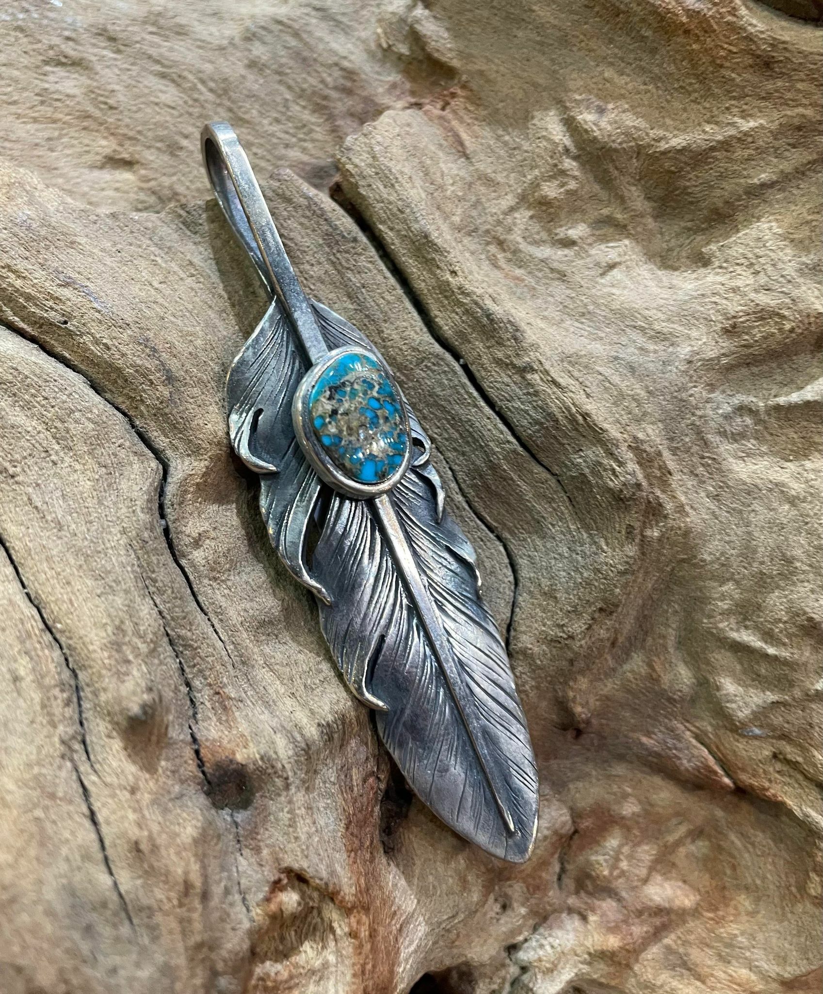 *Black Venom Jewelry-Freedom & Prayer XL(8cm)鑲美國Lone Mountain松石銀羽。