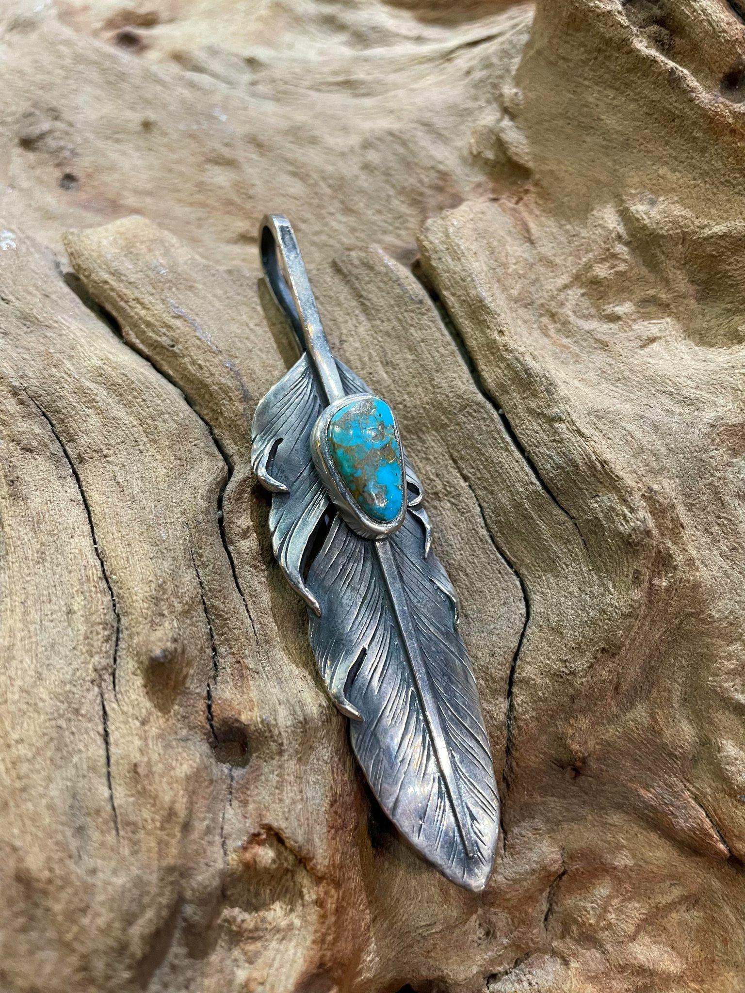 *Black Venom Jewelry-Freedom & Prayer XL(8cm)鑲美國Lone Mountain松石銀羽。