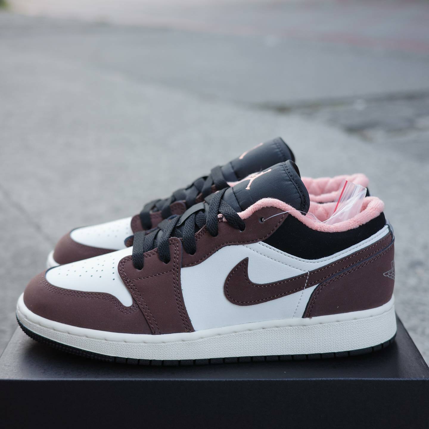 Air Jordan 1 Low SE 低幫復古籃球鞋赭石白 小摩卡