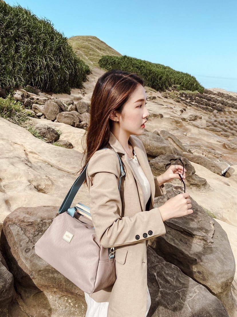 肩背包 粉色包包 粉色包 手提包 斜背包 手提包 Lady First 自在風格手提包 satana SLF0080 玫瑰棕 KOL推薦 IG網紅 @1999.ru 穿搭