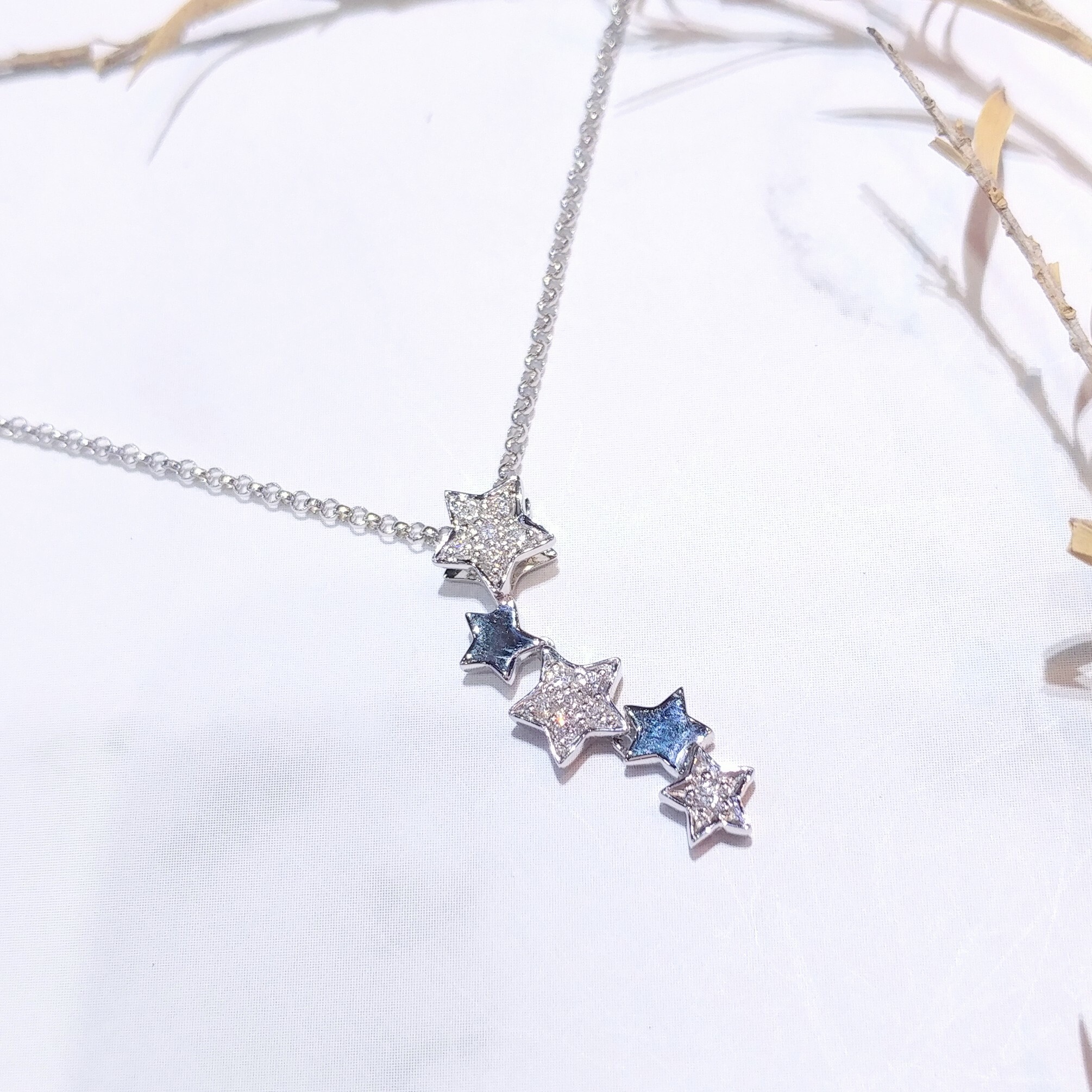 18K White Gold 0.09ct Diamond Pendant