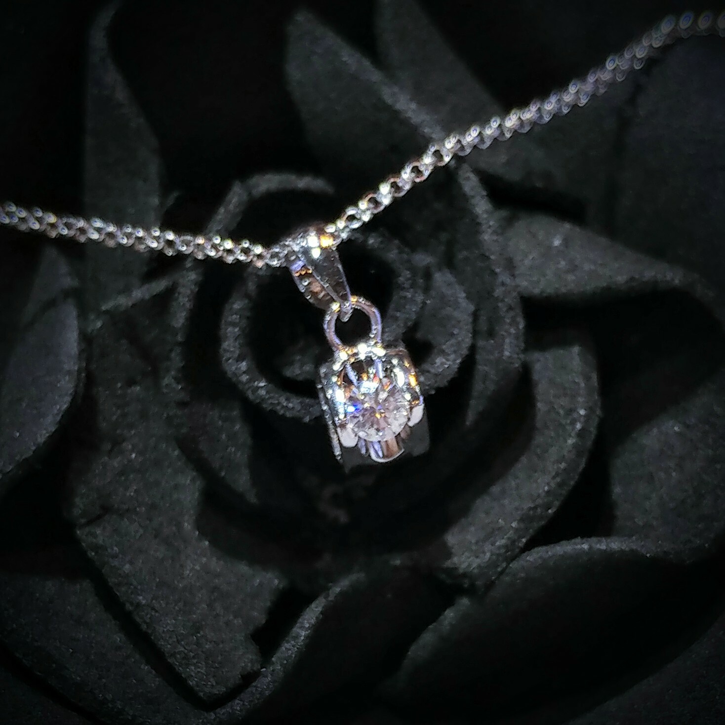 18K White Gold 0.12ct Diamond Pendant