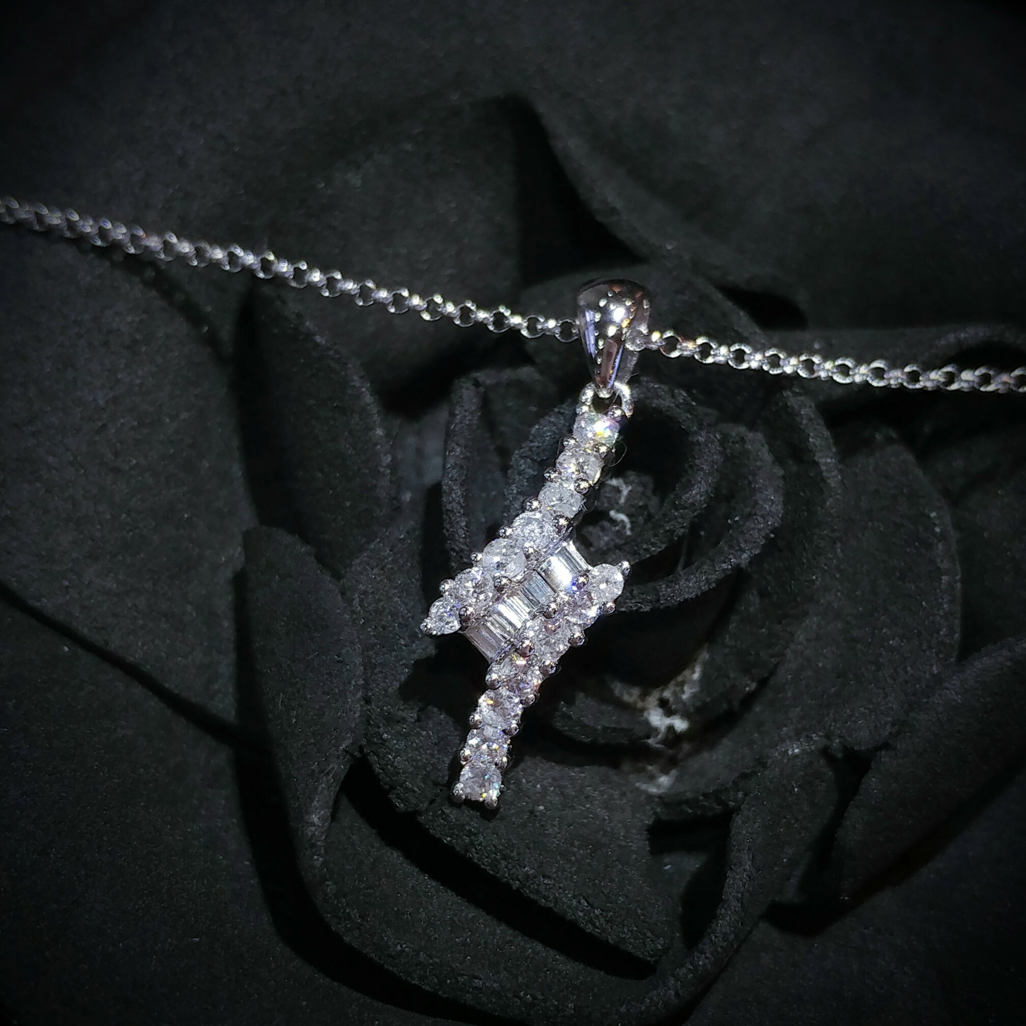 全新18K白金38份鑽石吊墜