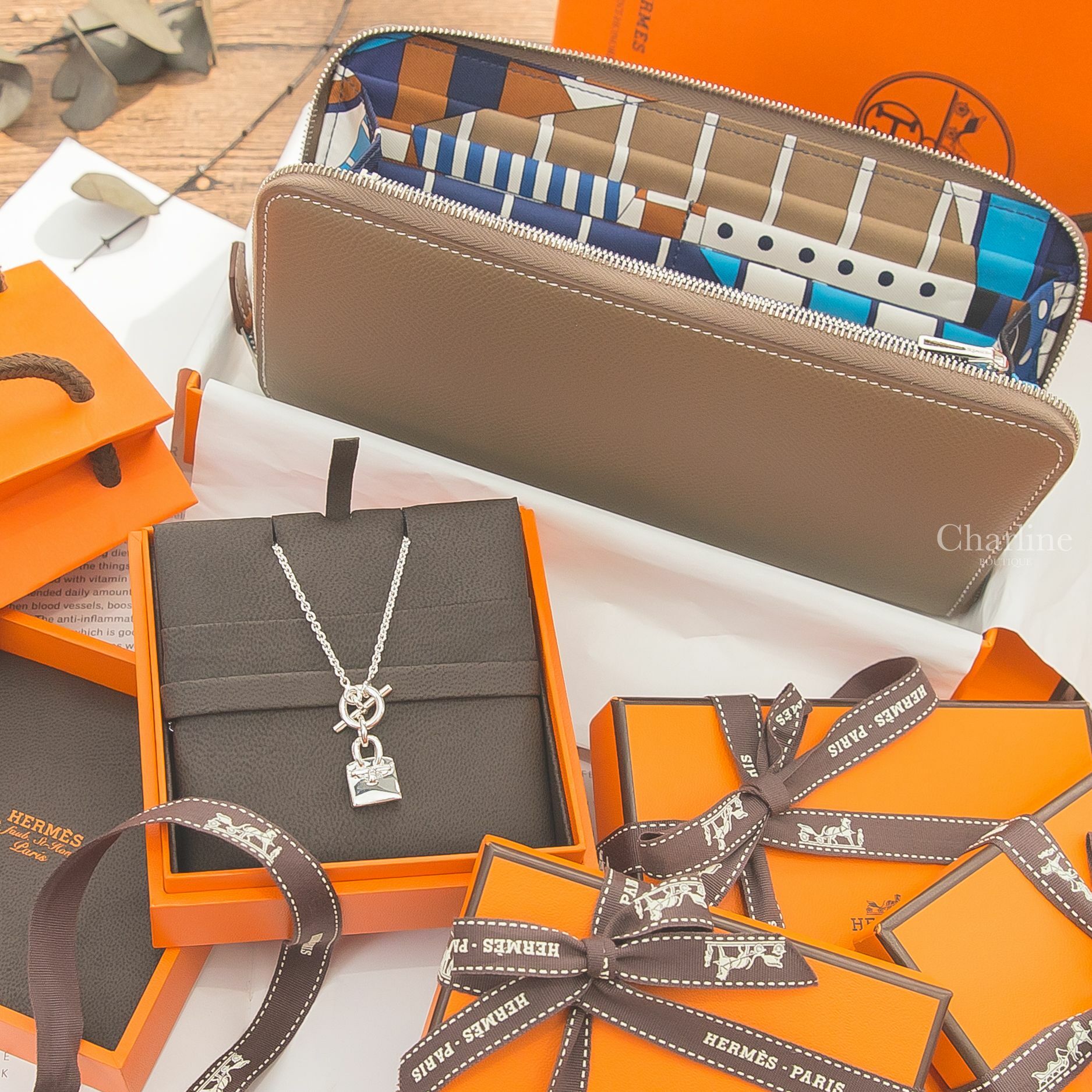 Hermès Birkin Amulette Pendant 銀色鉑金包銀飾墜飾項鍊,Hermès Silk'in Long Wallet 18 Etoupe Epsom/Barenia 大象灰絲巾長夾-Charline Boutique 精品代購