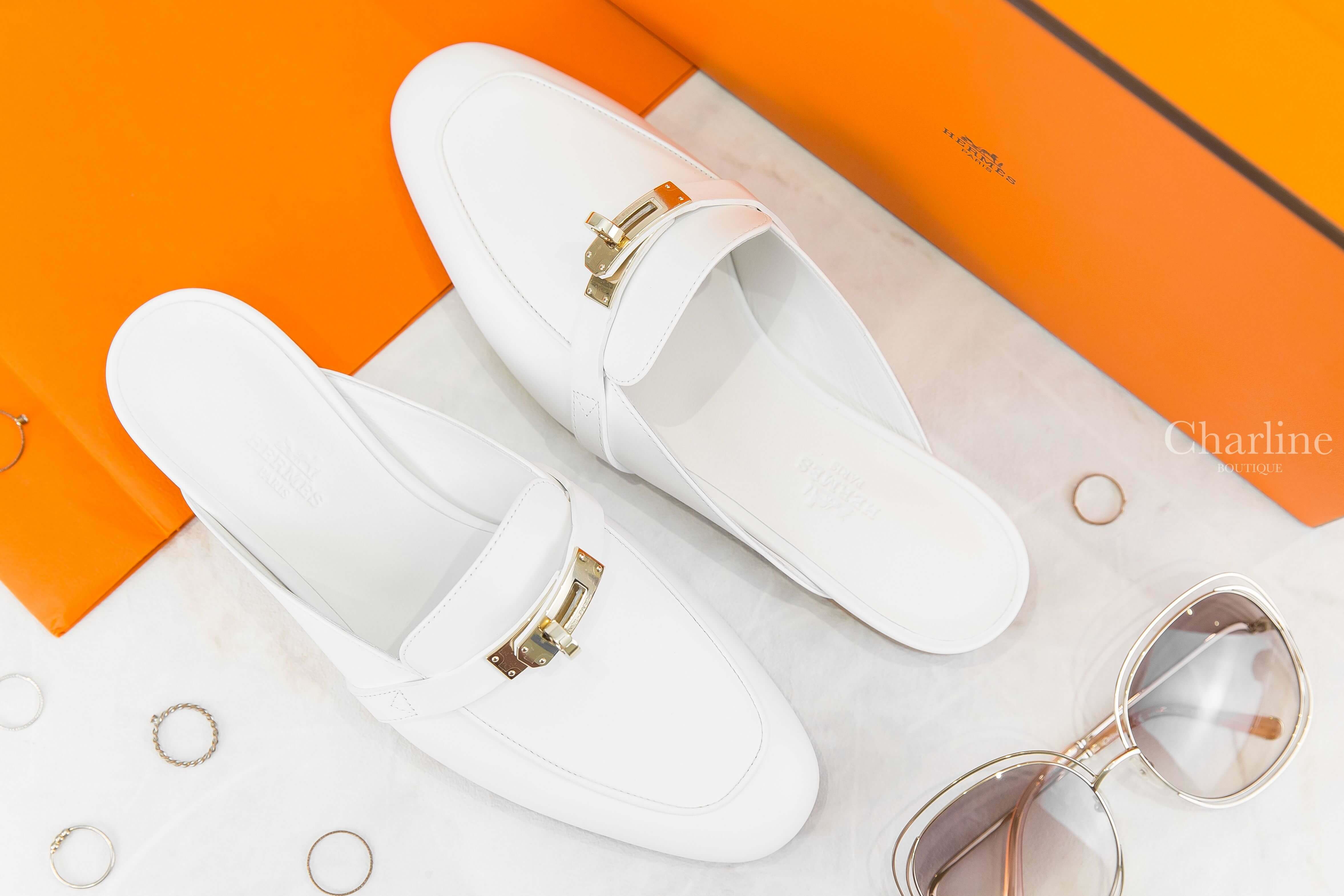 Hermès Oz Mule 白色金釦牛皮平底穆勒鞋-Charline Boutique 精品代購