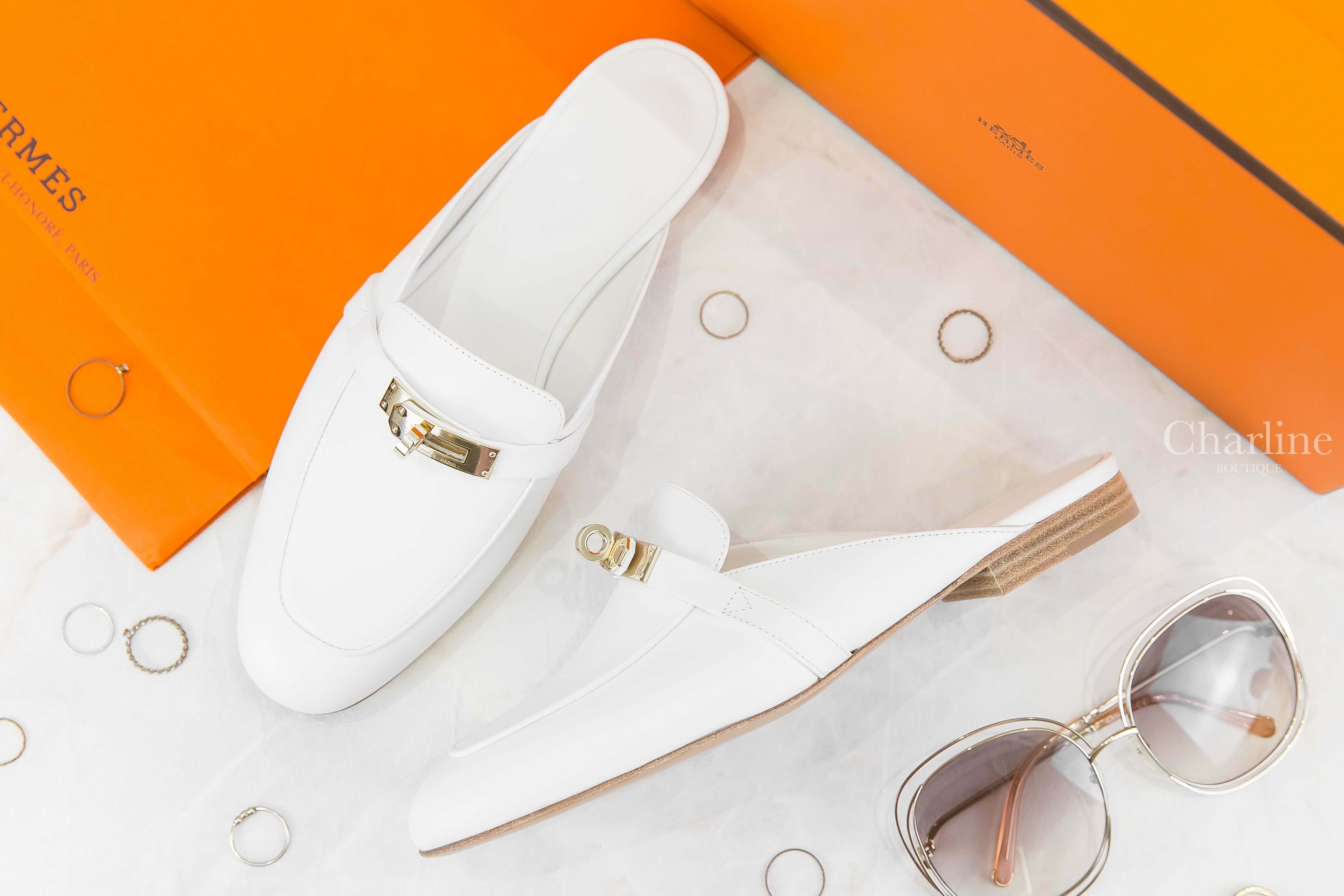 Hermès Oz Mule 白色金釦牛皮平底穆勒鞋-Charline Boutique 精品代購