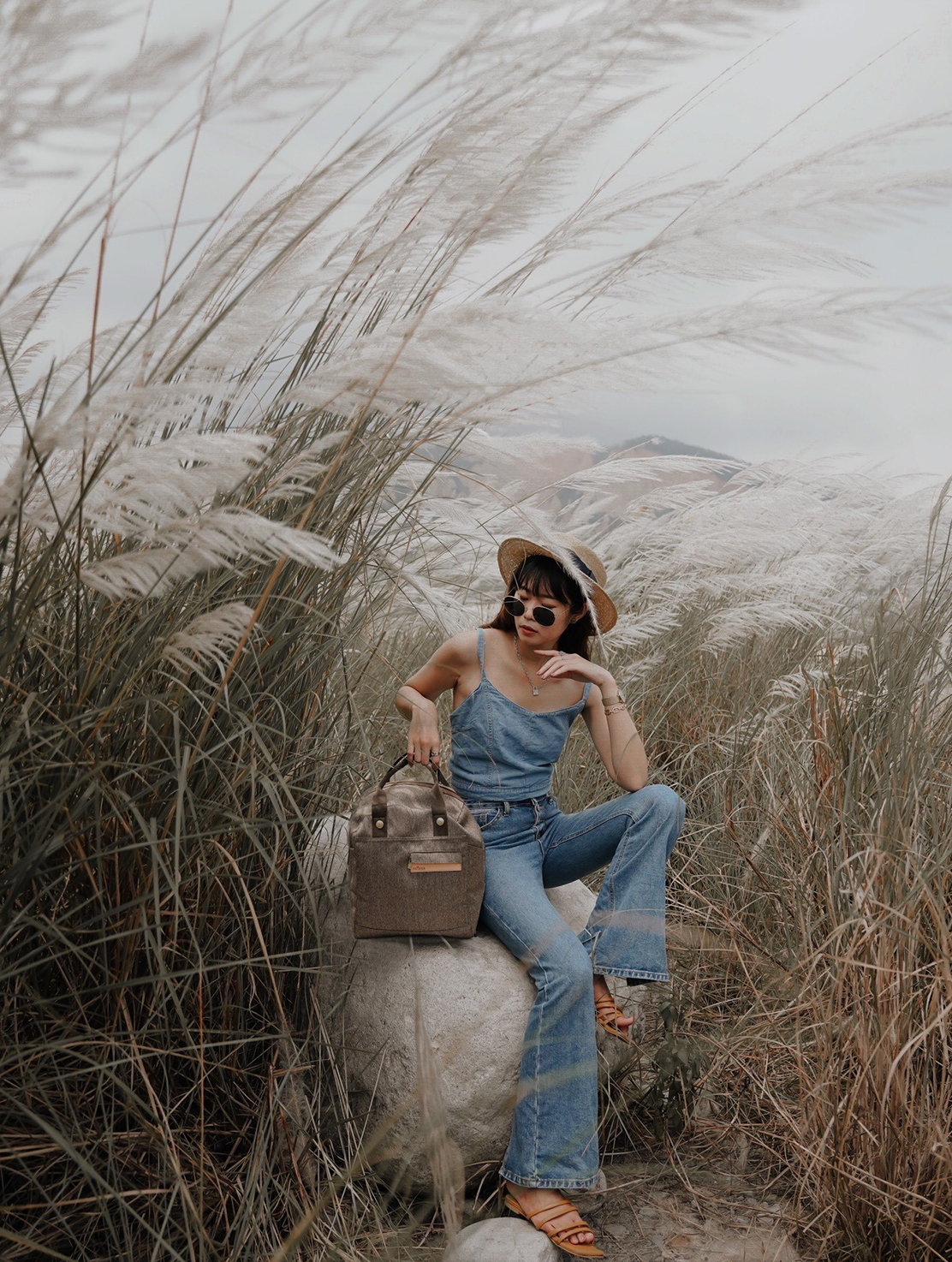 後背包 丹寧包包 丹寧包 丹寧後背包 咖色包 包包推薦 手提包 Denim 風尚漫遊後背包 satana SDNN0040 麻花棕 KOL推薦 IG網紅 @yung_ting