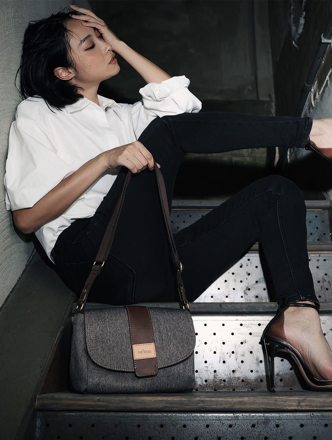 斜肩包 丹寧包包 丹寧包 丹寧斜背包 咖色包 馬鞍包 包包推薦 Denim 經典馬鞍包 satana SDNN0050 麻花棕 KOL推薦 IG網紅 @rolajf