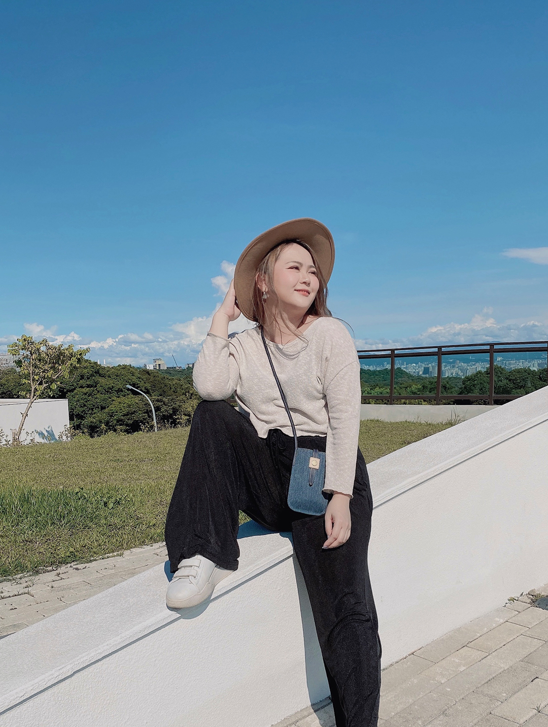 斜肩包 丹寧包包 丹寧包 丹寧斜背包 藍色包 手機袋 手機包 包包推薦 Denim 自在魅力手機卡片包 satana SDNN0060 深丹寧藍 KOL推薦 IG網紅 @wowevie