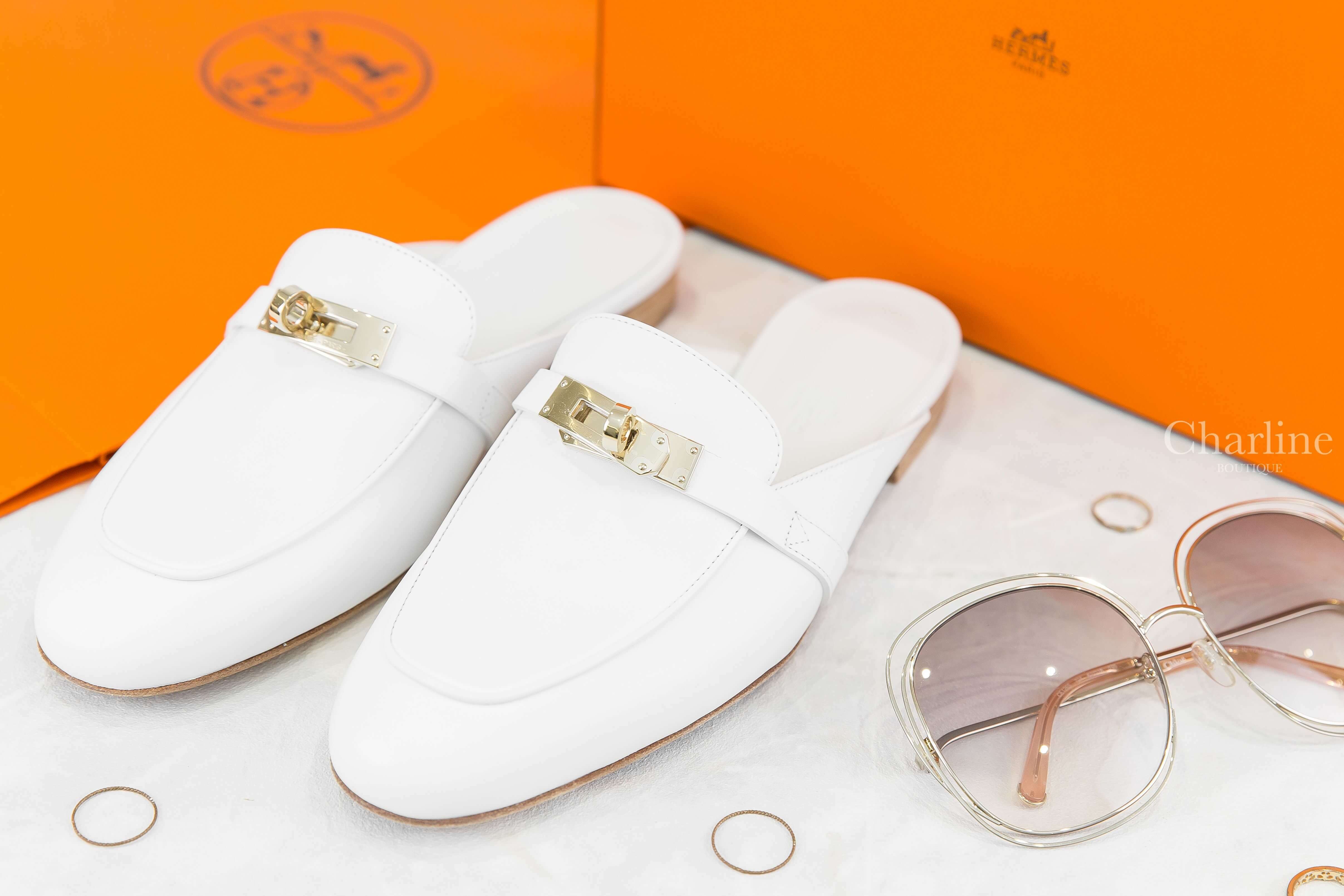 Hermès Oz Mule 白色金釦牛皮平底穆勒鞋-Charline Boutique 精品代購