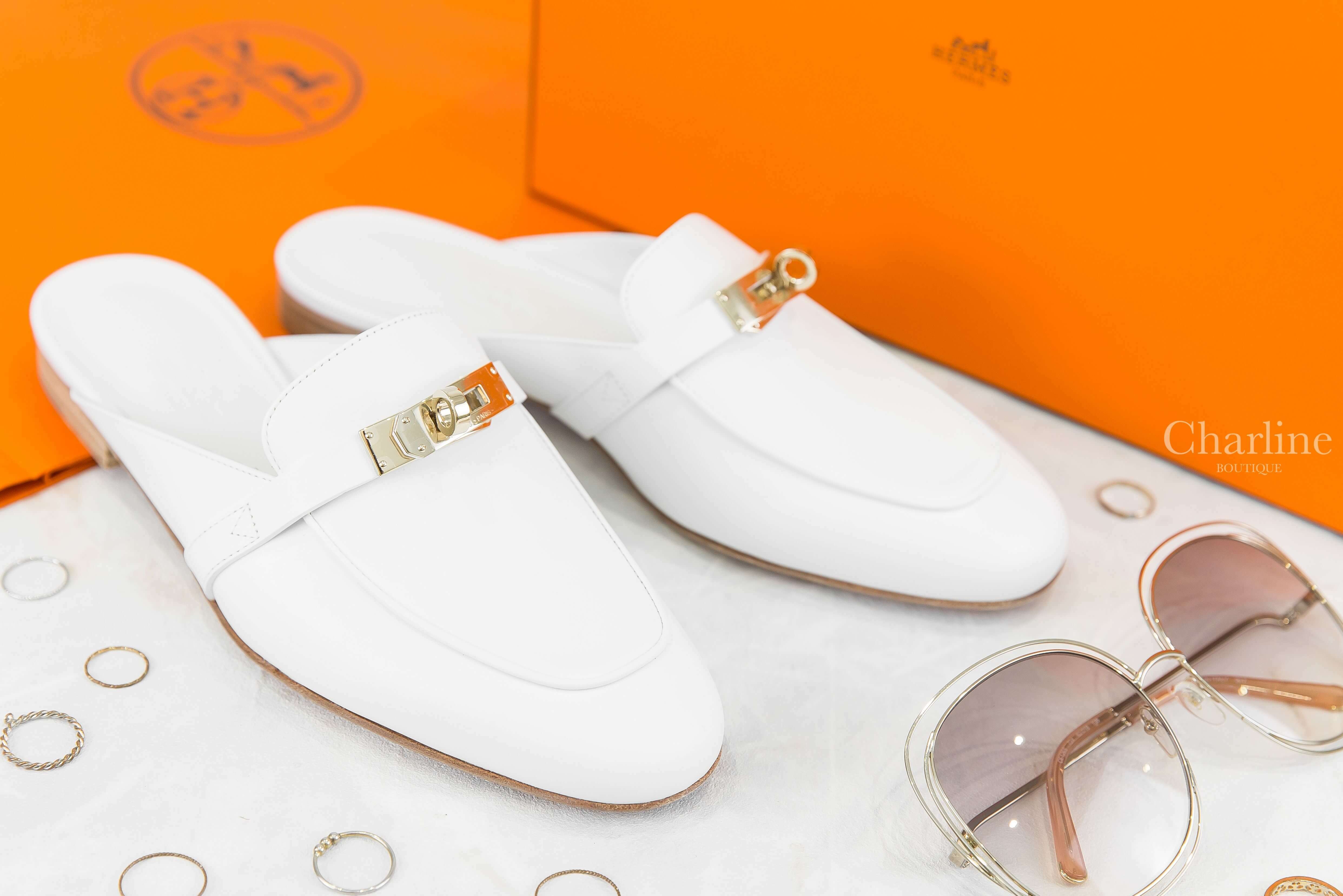 Hermès Oz Mule 白色金釦牛皮平底穆勒鞋-Charline Boutique 精品代購