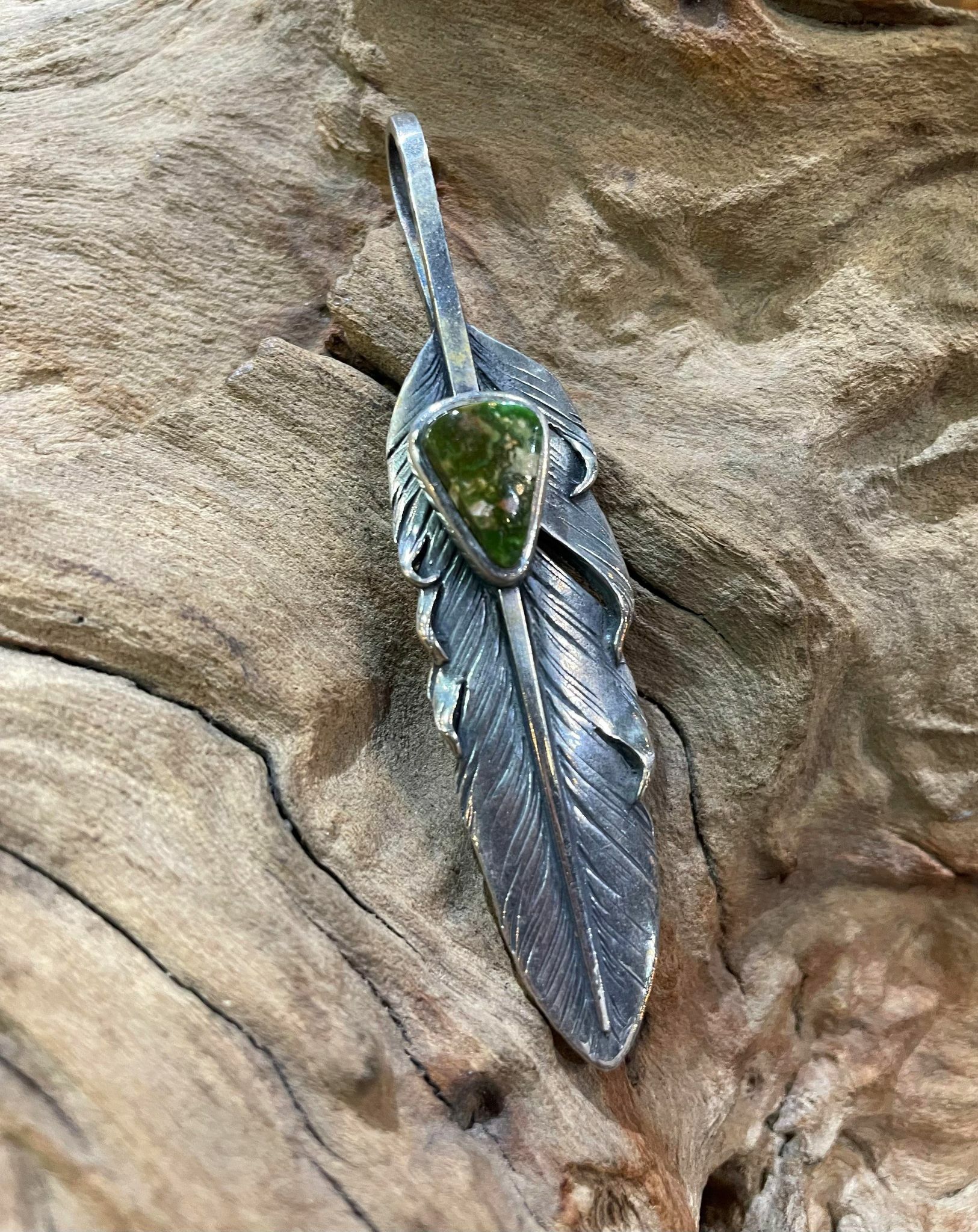 *Black Venom Jewelry-Freedom & Prayer XL(8cm)鑲美國Pilot Mountain松石銀羽。