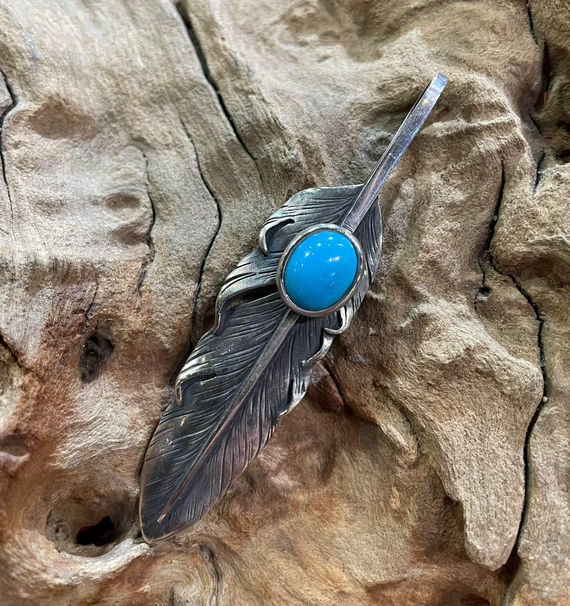 *Black Venom Jewelry-Freedom & Prayer XL(8cm)鑲美國Sleeping Beauty松石銀羽。