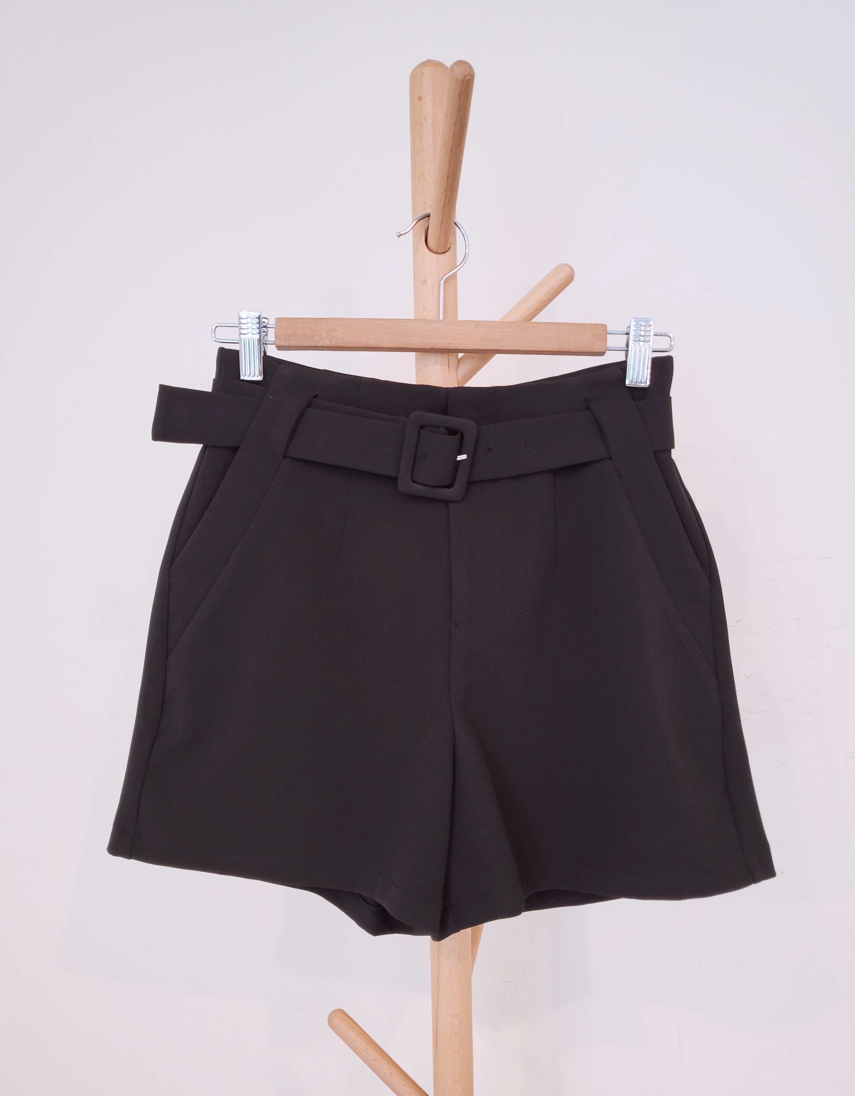 HIGH WAISTED BELTED SHORTS