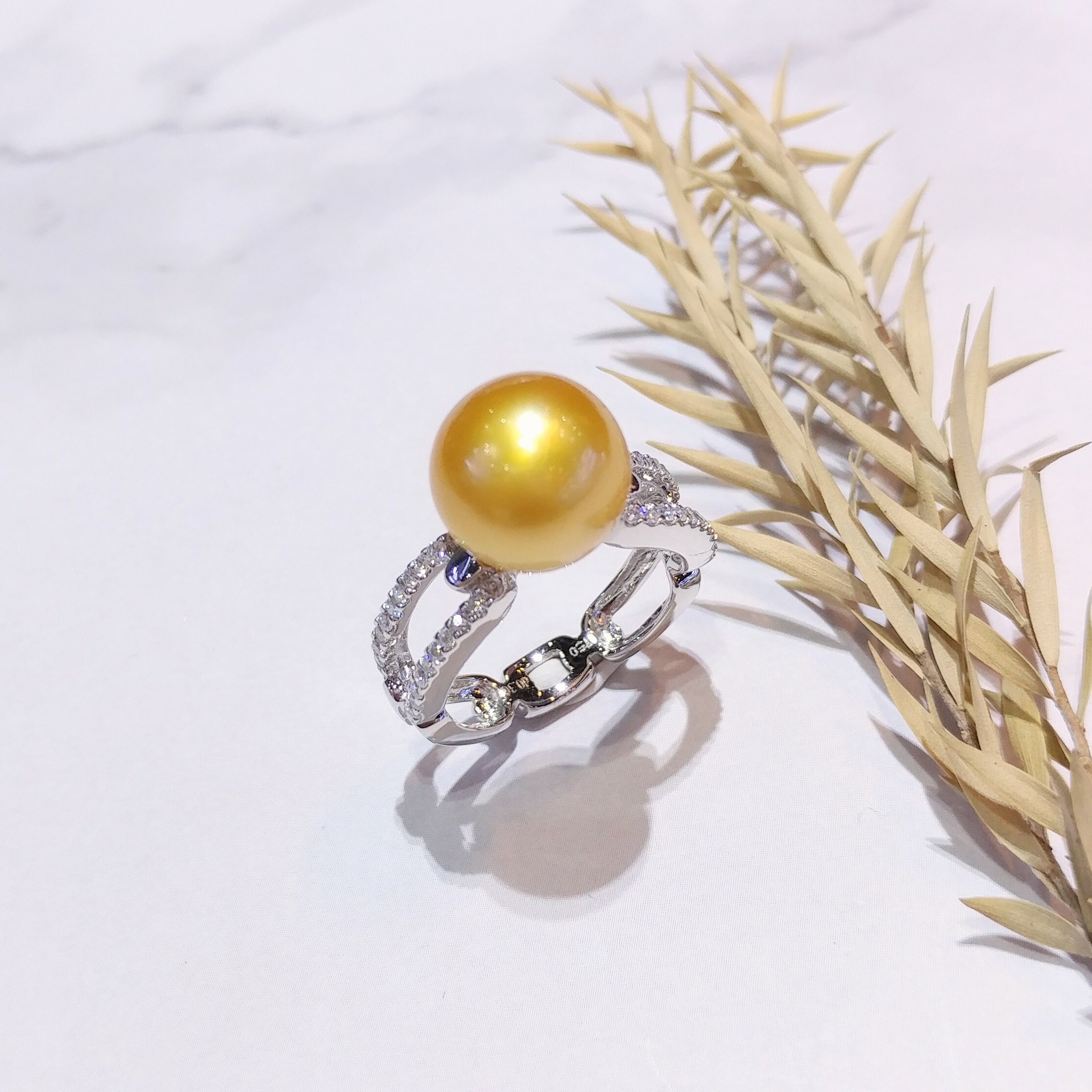 18K White Gold 0.30ct Diamond and Pearl Ring