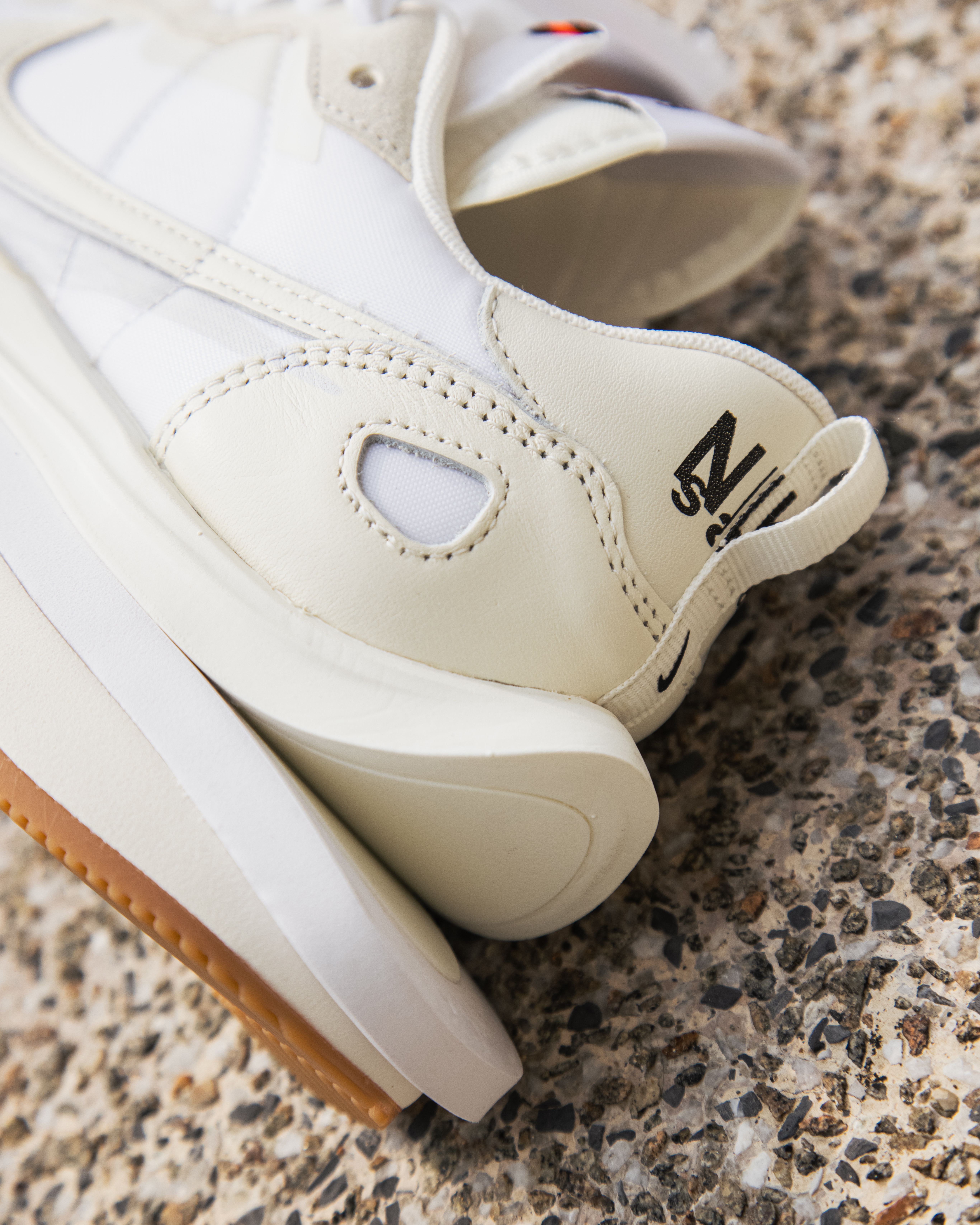 [現貨] Sacai x Nike Vaporwaffle Sail Gum DD1875-100