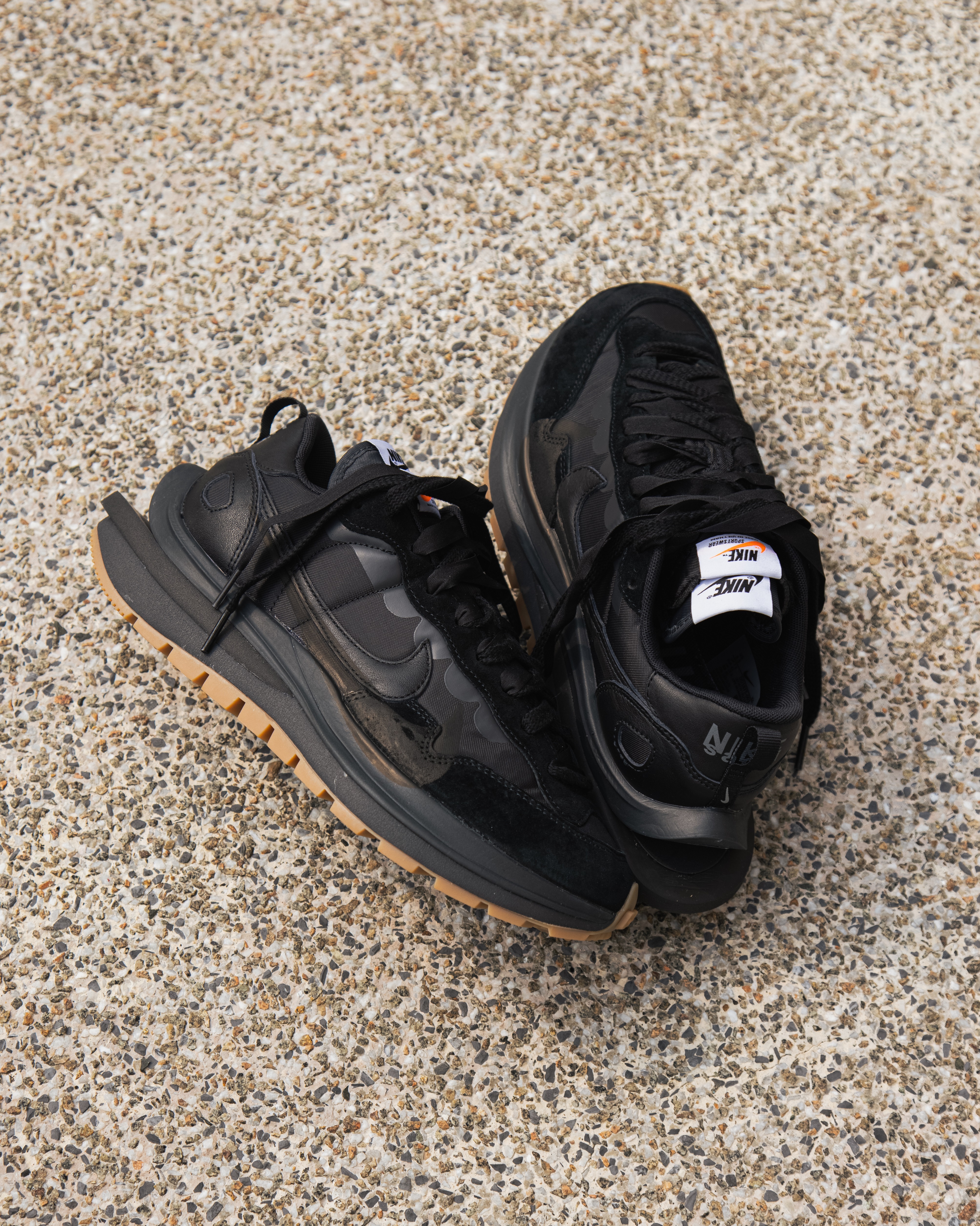 [現貨] Sacai x Nike Vaporwaffle Black Gum DD1875-001