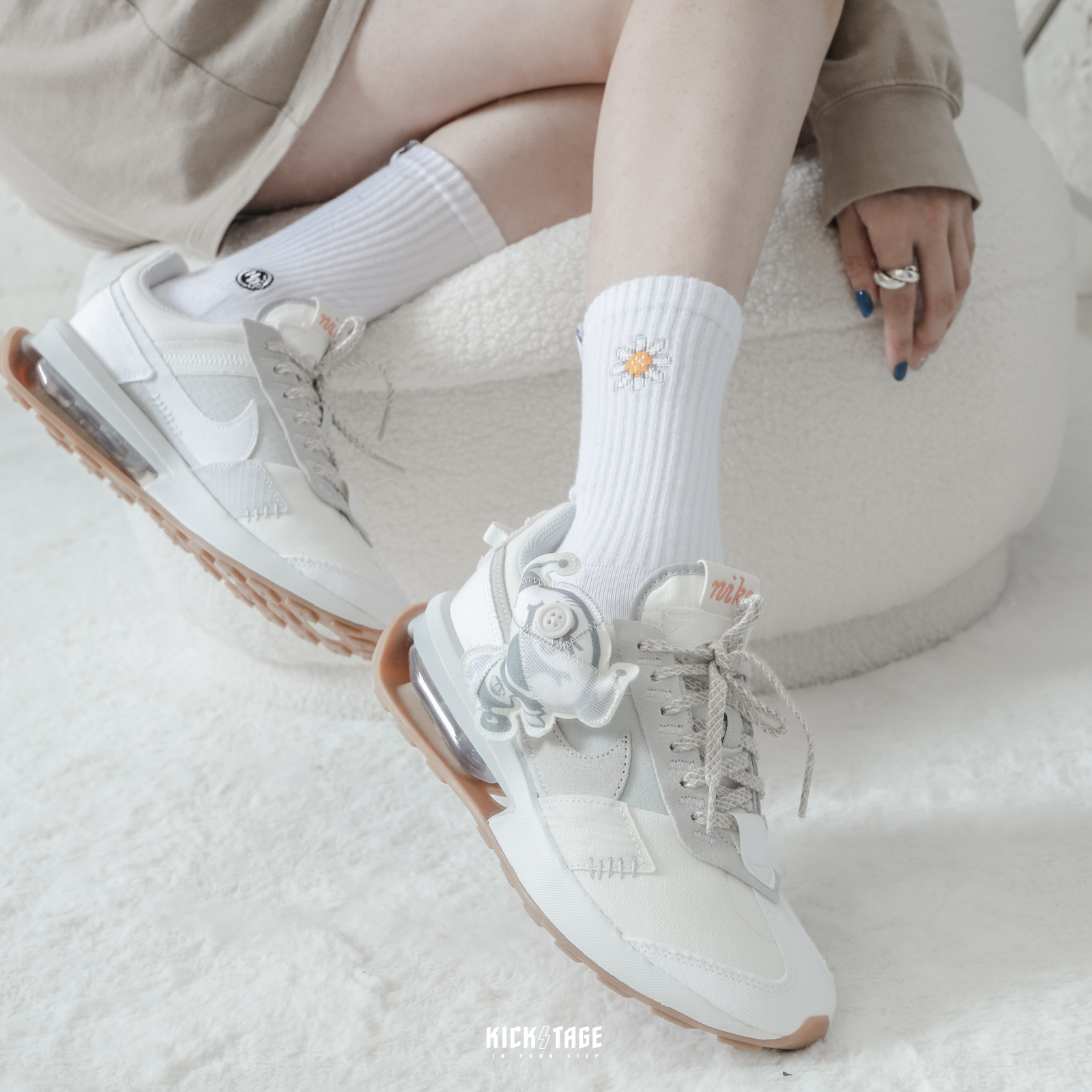**特價商品售出不退換**女鞋 NIKE AIR MAX PRE-DAY 奶杏 灰白 積木 玩偶 異材質拼接 縫線 氣墊【DR1008-011】25SALE