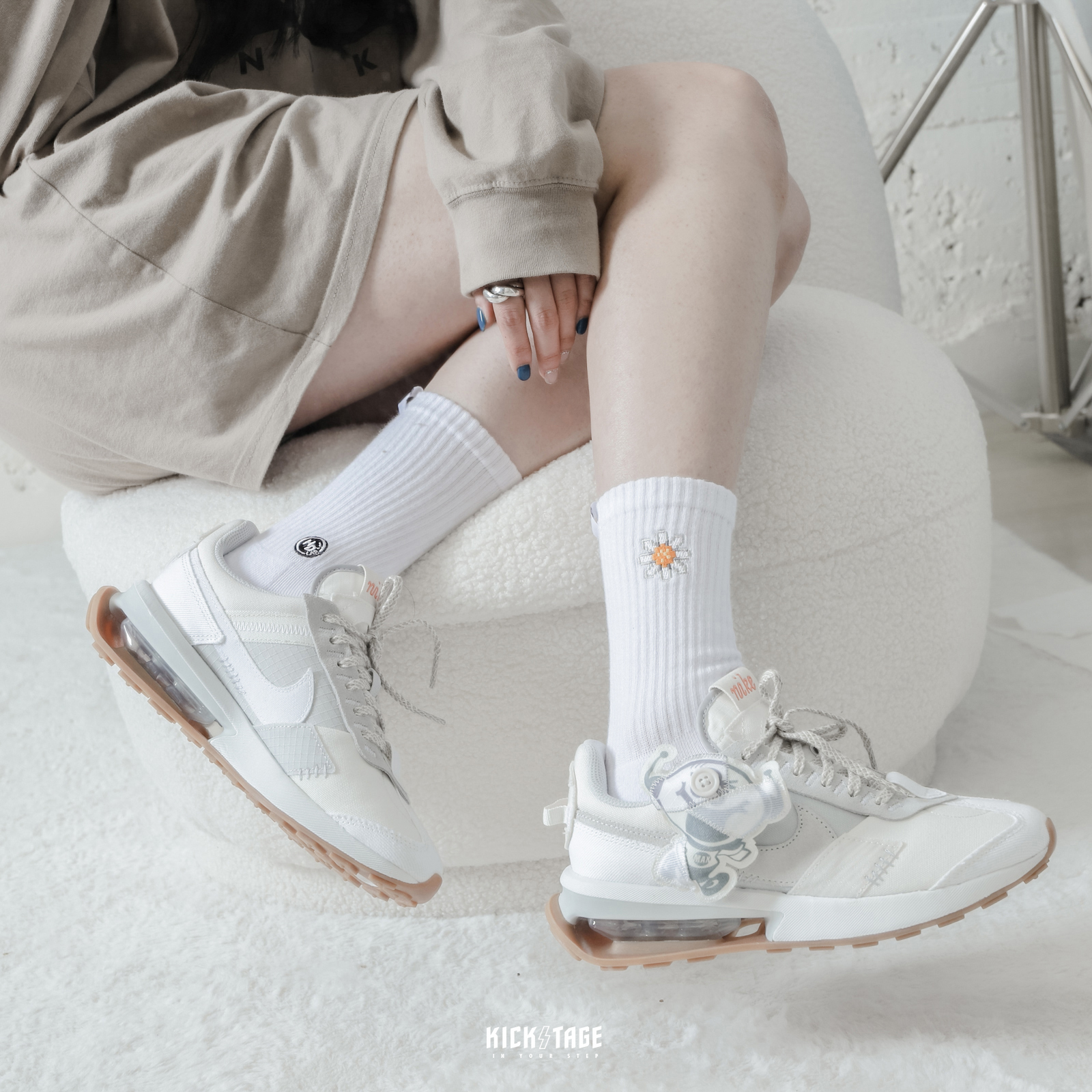**特價商品售出不退換**女鞋 NIKE AIR MAX PRE-DAY 奶杏 灰白 積木 玩偶 異材質拼接 縫線 氣墊【DR1008-011】25SALE
