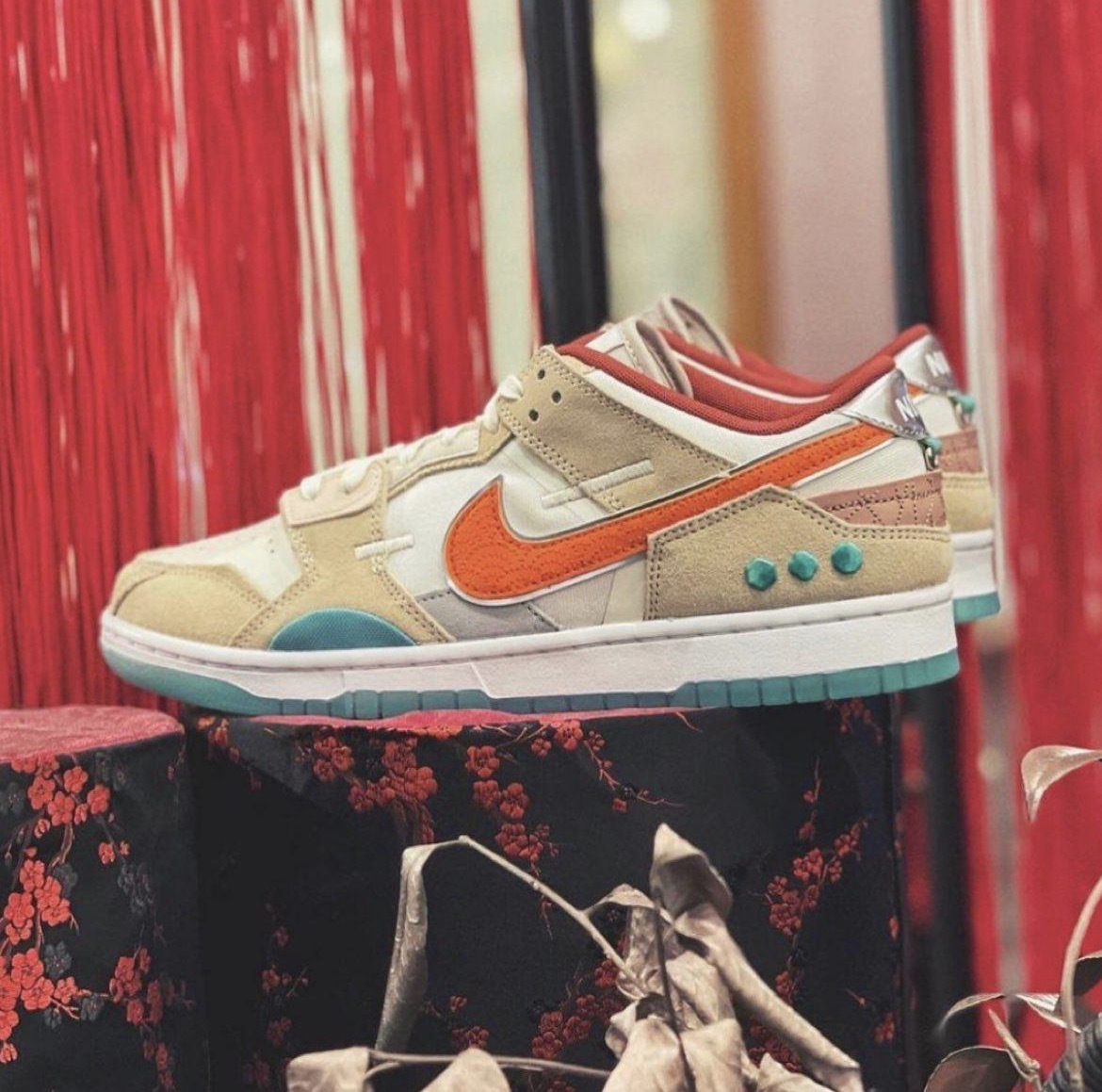 NIKE DUNK SCRAP “SHAPELESS FORMLESS LIMITLESS” 拼接 解構 白橘藍