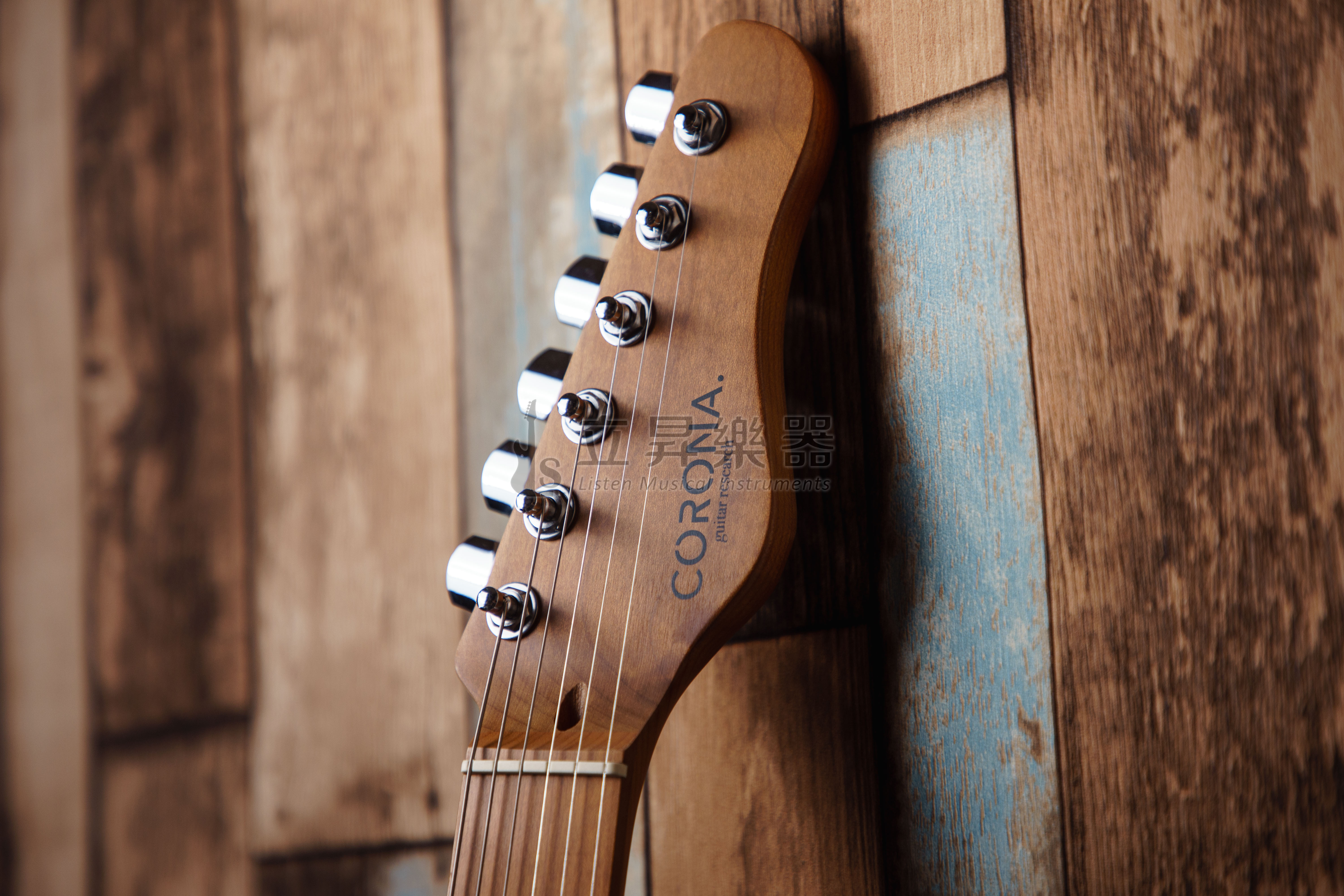 CORONA Modern Plus SE24 24格 烤楓木琴頸指板 不銹鋼Fret 附原廠厚袋 | OWT奧林匹克白 CORONA Modern Plus SE24 24格 烤楓木琴頸指板 不銹鋼Fret 附原廠厚袋 | OWT奧林匹克白 / DHB 海豚藍 第 6 張圖片｜三峽鼓 / 打擊