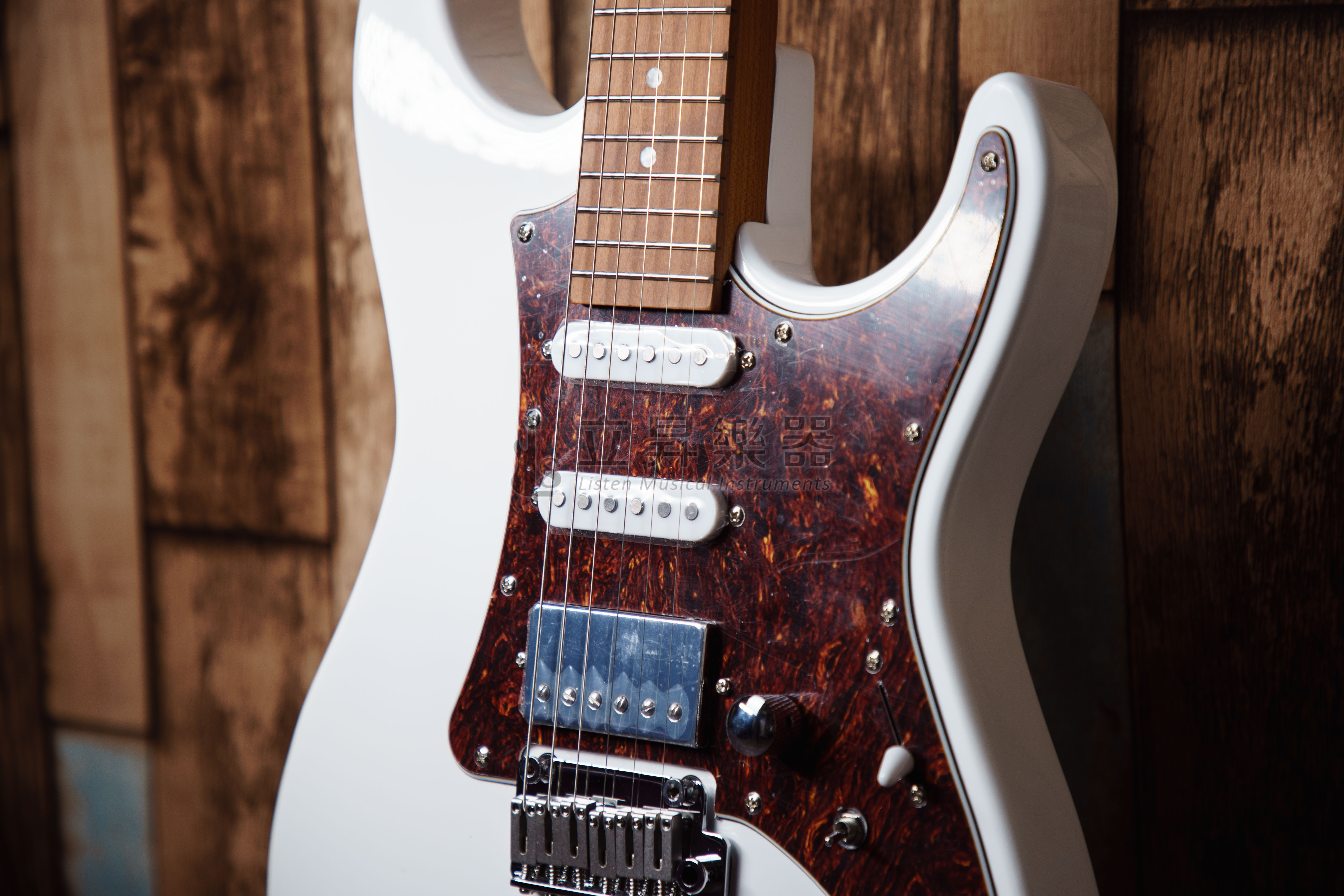 CORONA Modern Plus SE24 24格 烤楓木琴頸指板 不銹鋼Fret 附原廠厚袋 | OWT奧林匹克白 / DHB 海豚藍