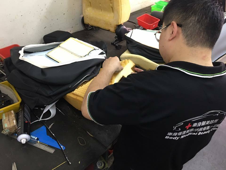 全車內裝座椅換皮 (限定現場施工)