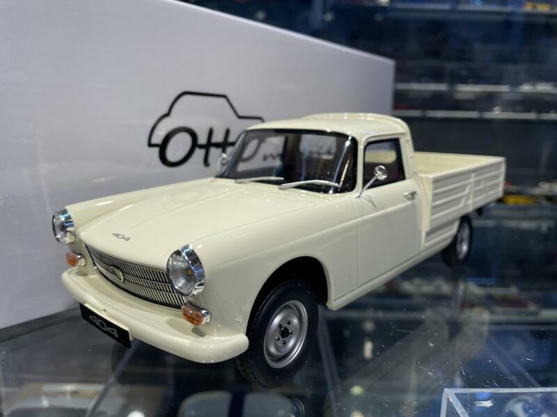 Amazon | △入手困難！OTTO 1/18 Peugeot 404 Pick Up OT396