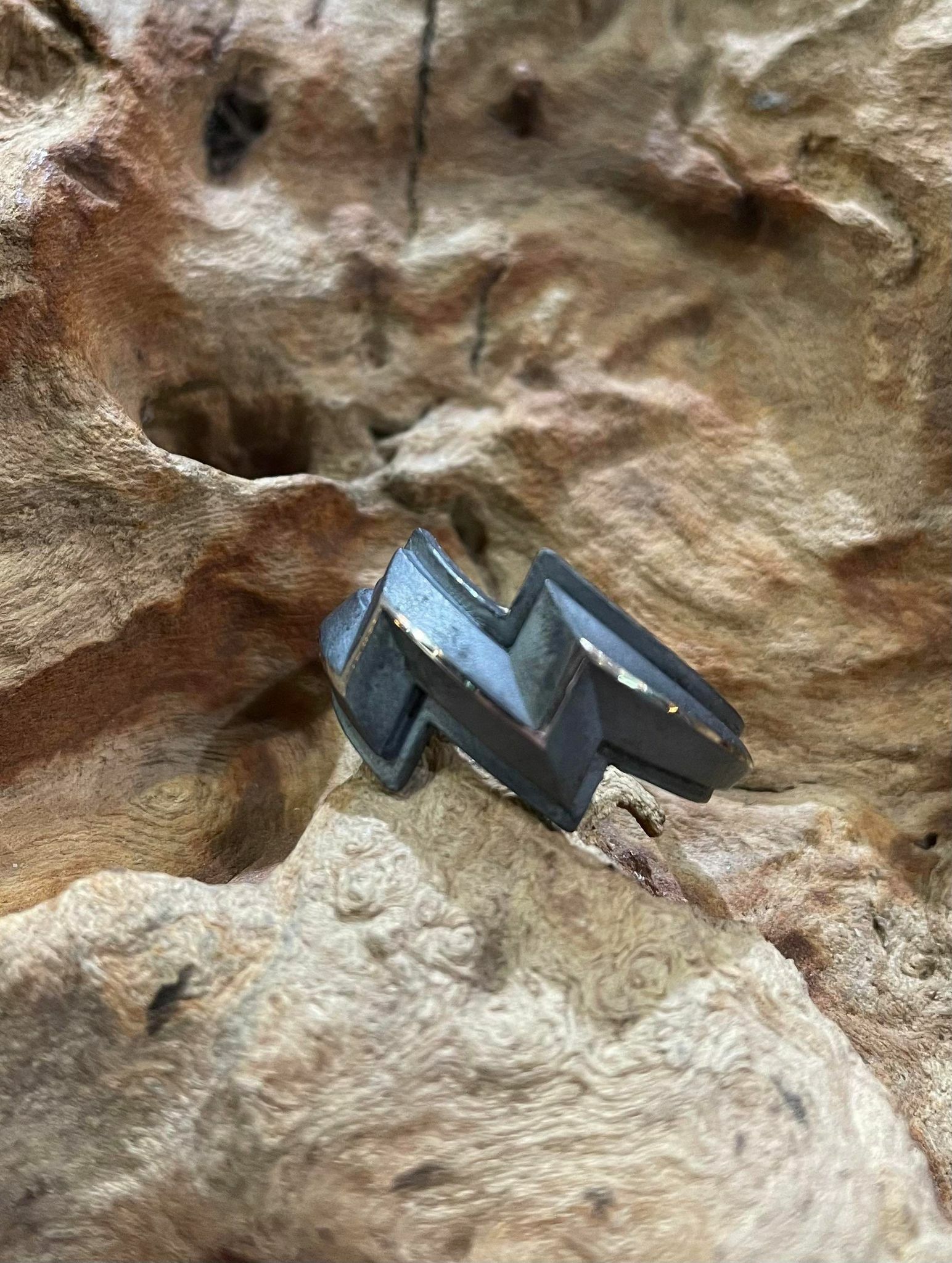 *Black Venom Jewelry-Freedom & Prayer New Lighting Ring 新閃電戒。