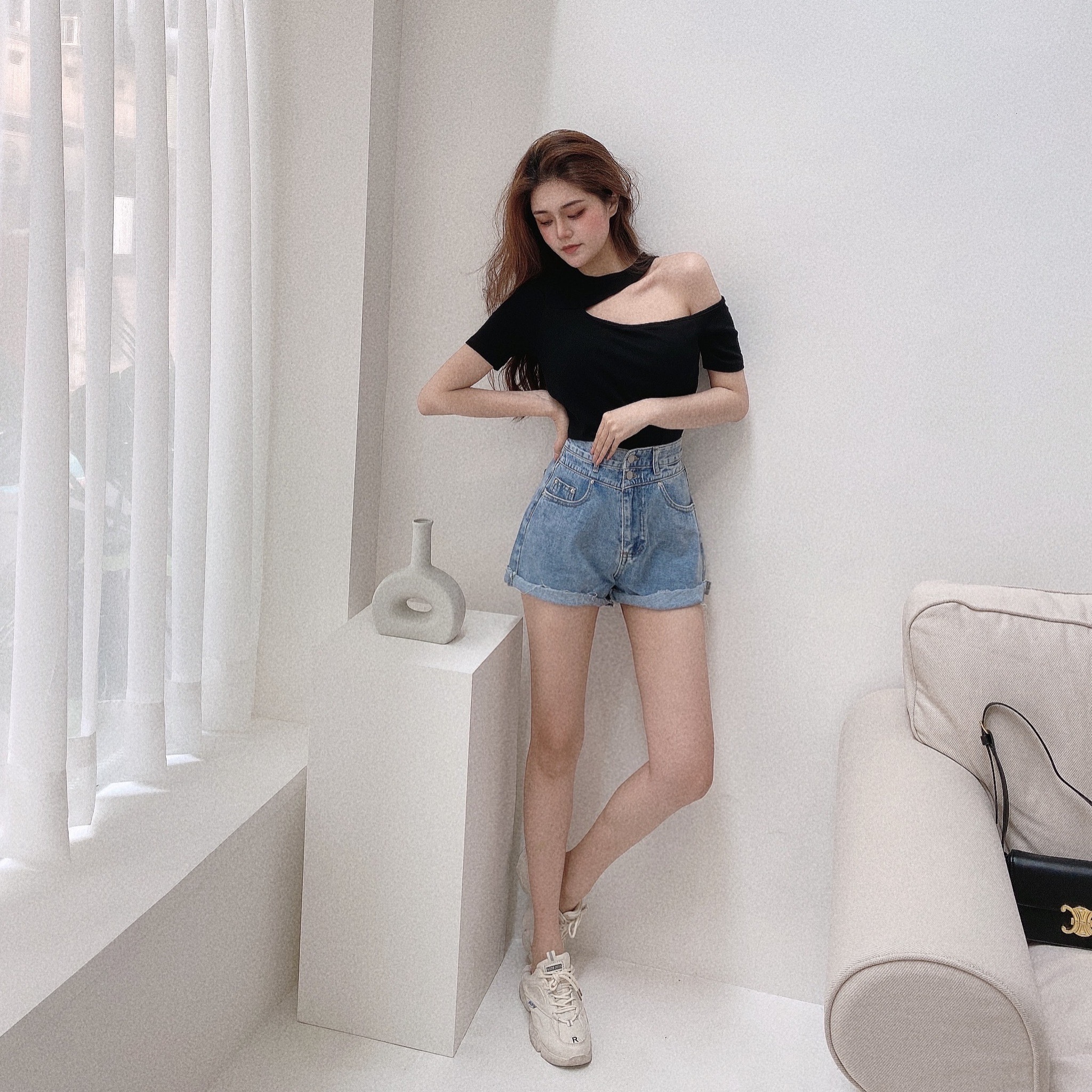 繞頸斜肩胸墊上衣/四色