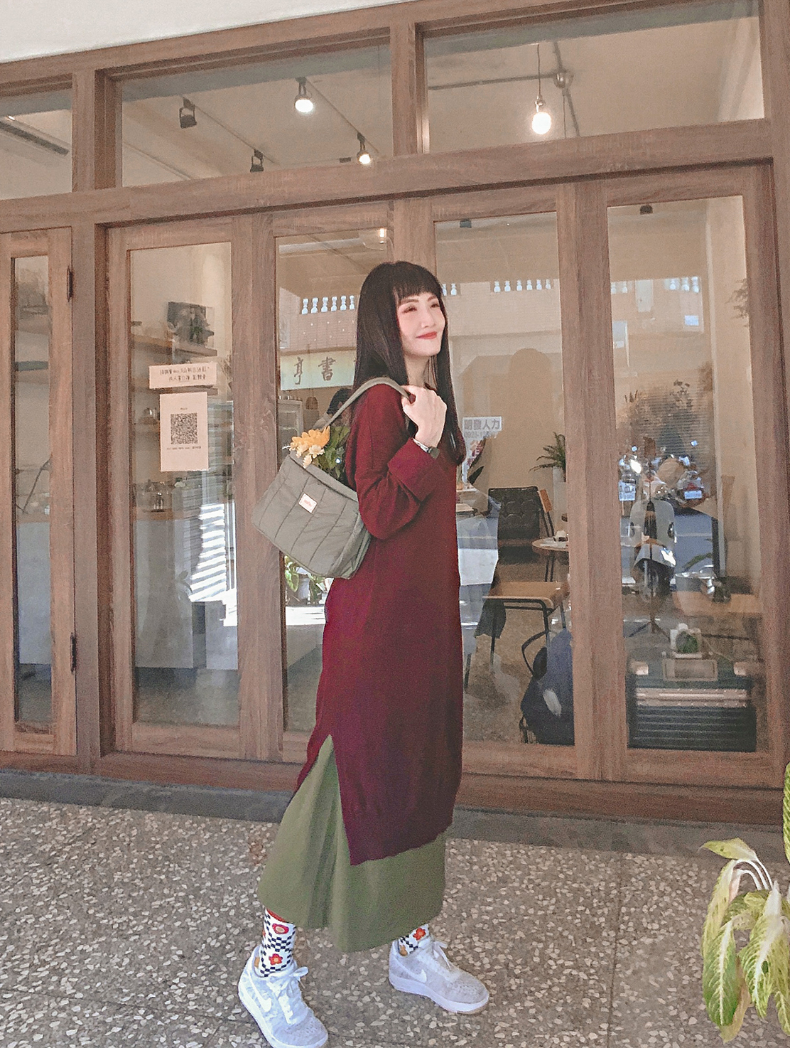 側背包 綠色包包 包包推薦 中型包 手拿包 肩背包 Light Air 白日夢多隔層肩背包 satana SLA0010 橄欖綠 KOL推薦 IG網紅 @robecca54roro