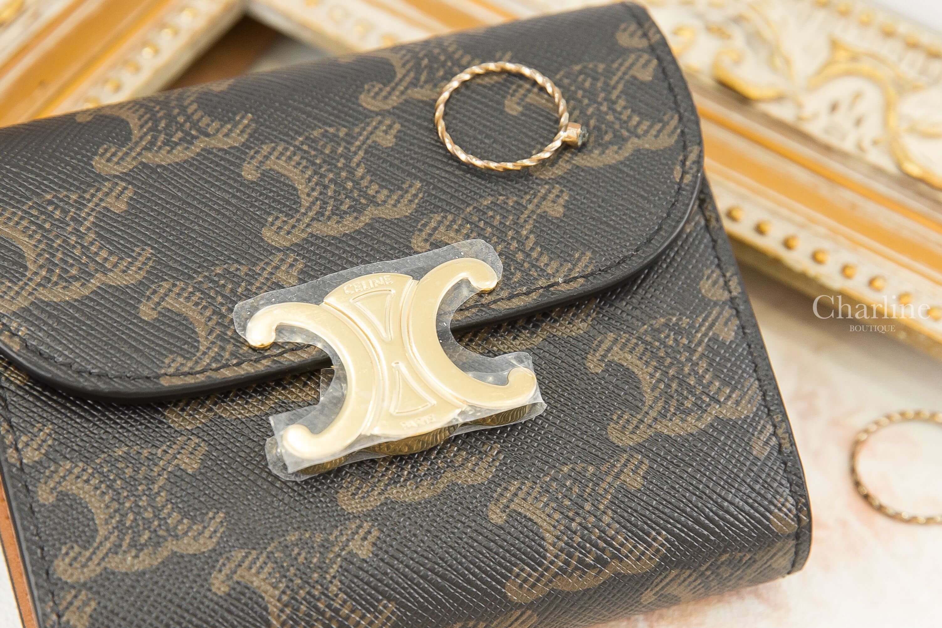 Celine Small Triomphe Wallet In Triomphe Canvas 棕褐色凱旋門老花帆布金釦三折短夾