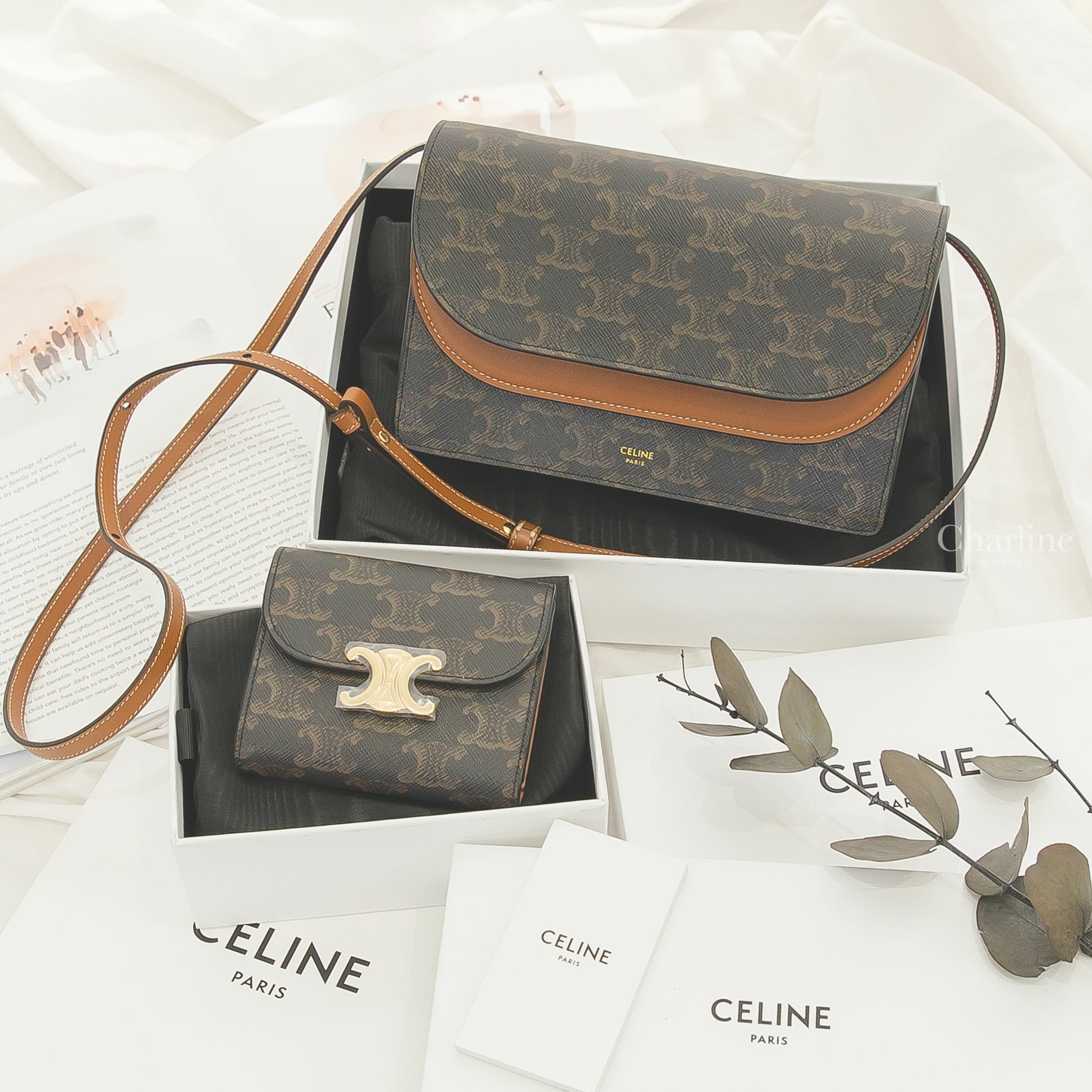 Celine Wallet On Strap 棕褐色凱旋門老花帆布拼咖啡色羊皮雙層肩背包,Celine Small Triomphe Wallet 棕褐色凱旋門老花帆布金釦三折短夾-Charline Boutique 精品代購