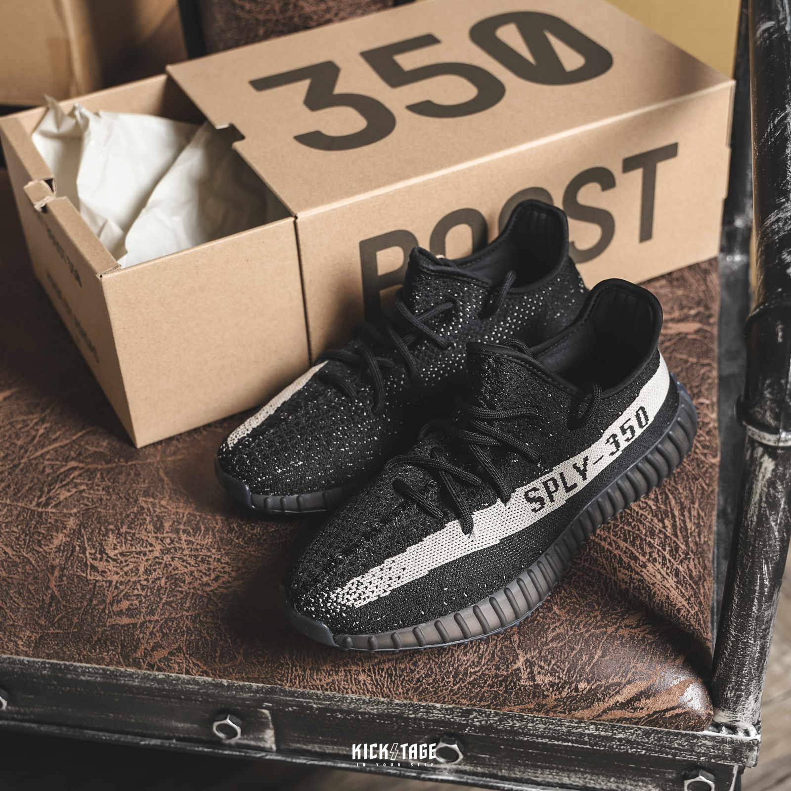 ADIDAS YEEZY BOOST 350 V2 Core 黑白椰子【BY1604】YZY