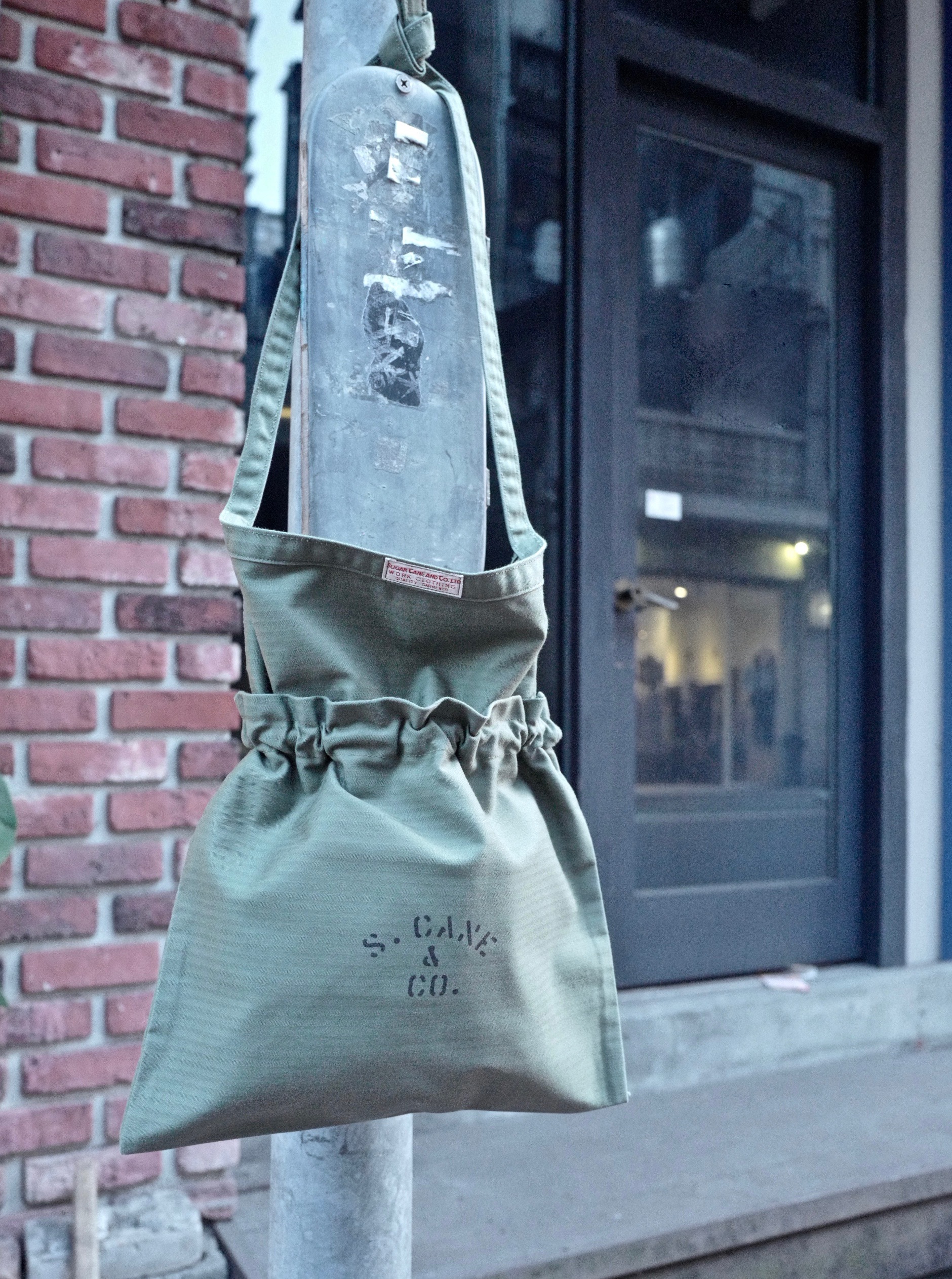 Sugar Cane FICTION ROMANCE 10oz. HERRINGBONE TWILL ARC APRON BAG