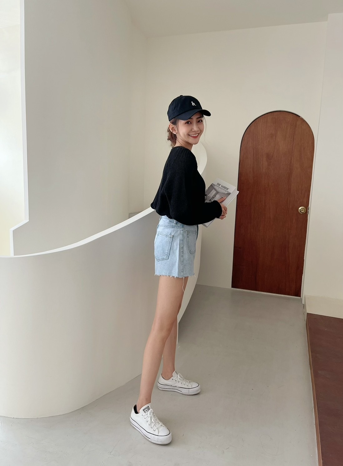 🔥03.23直播新品］💗闆娘ㄉ最愛］🇰🇷正韓圓領薄款左挖肩親膚針織上衣（性感黑/兩色）