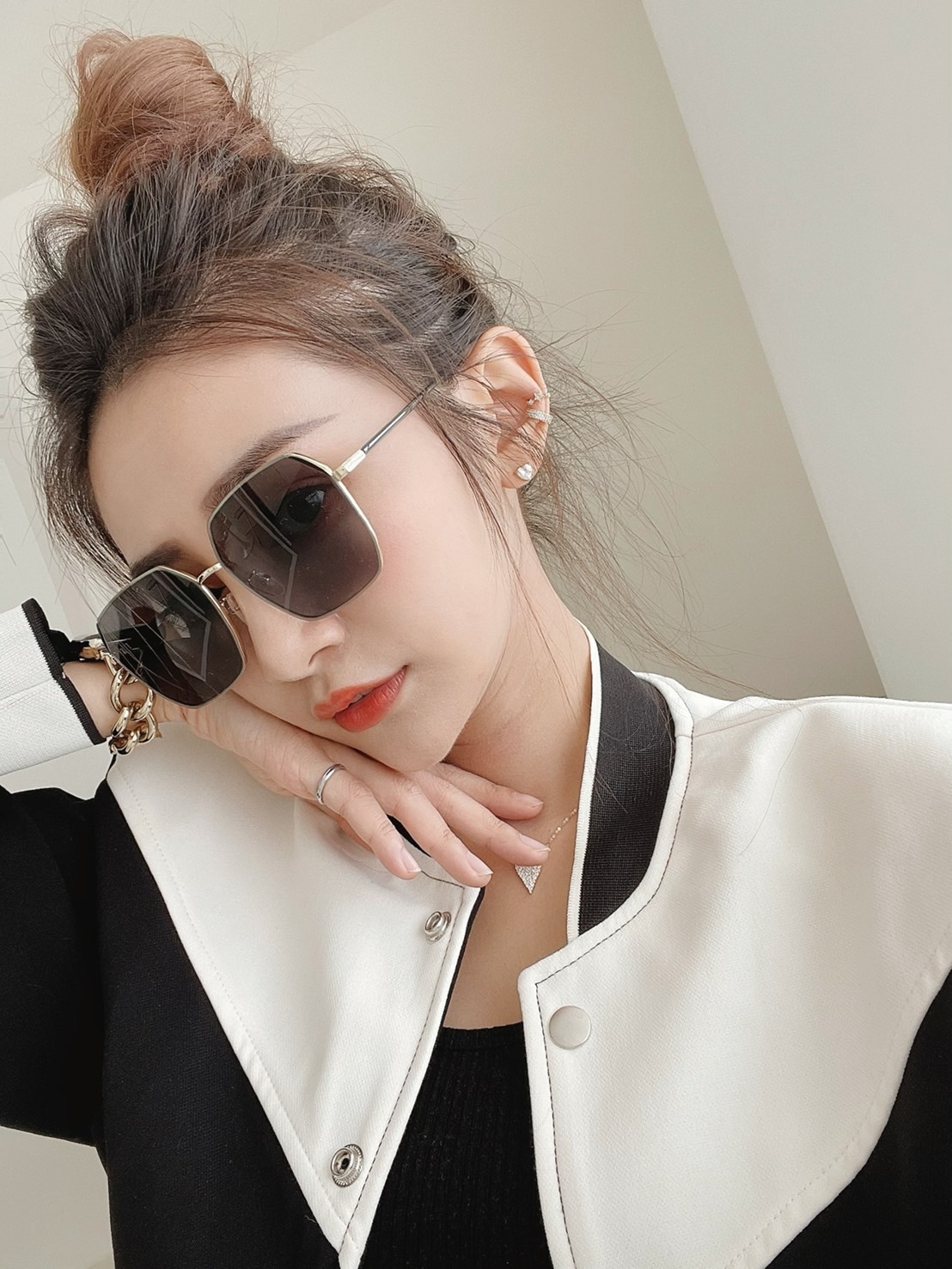 💥買就送品牌眼鏡盒🔥03.23直播新品］闆娘出遊最愛戴的時尚漸層金屬框抗UV墨鏡（三色）