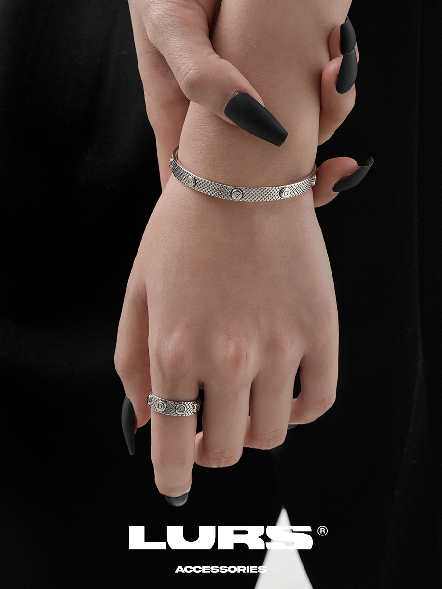 LURS 按鍵 造型 可調節 手環