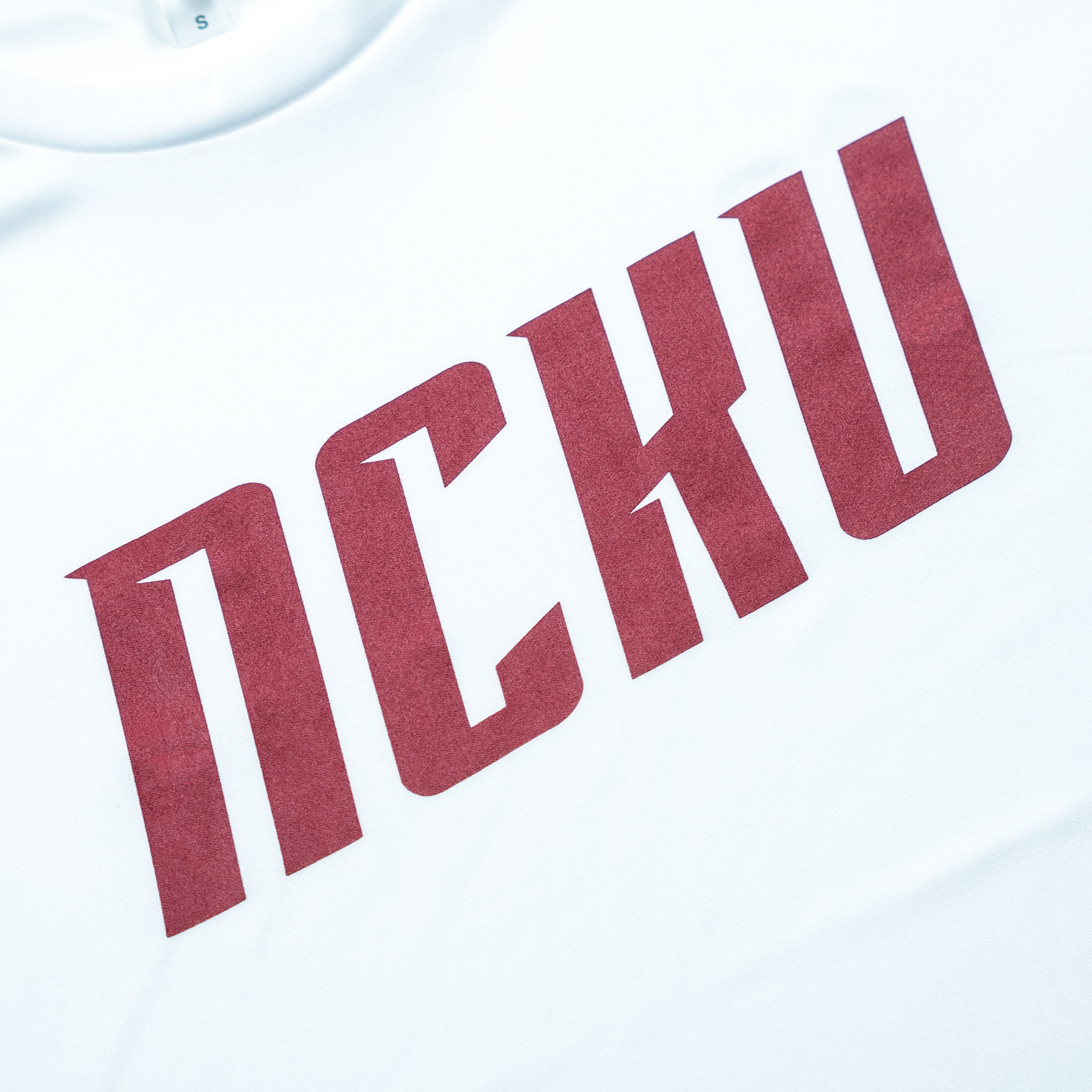 Glimmer® 成功大學 NCKU 美式運動款 吸濕排汗短T (白色)