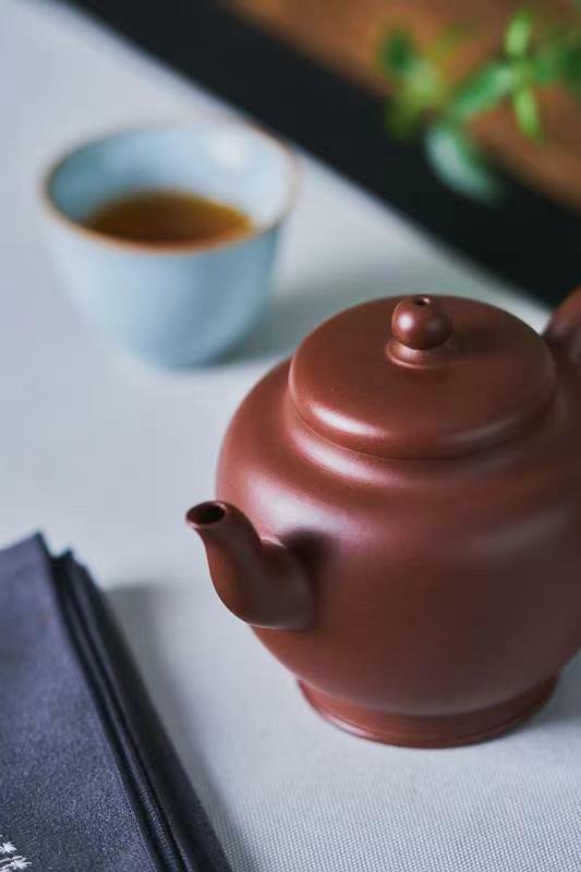 【南州高士】-- 托壺寄情，借壺言志，壺清而不濁，雅而不俗。