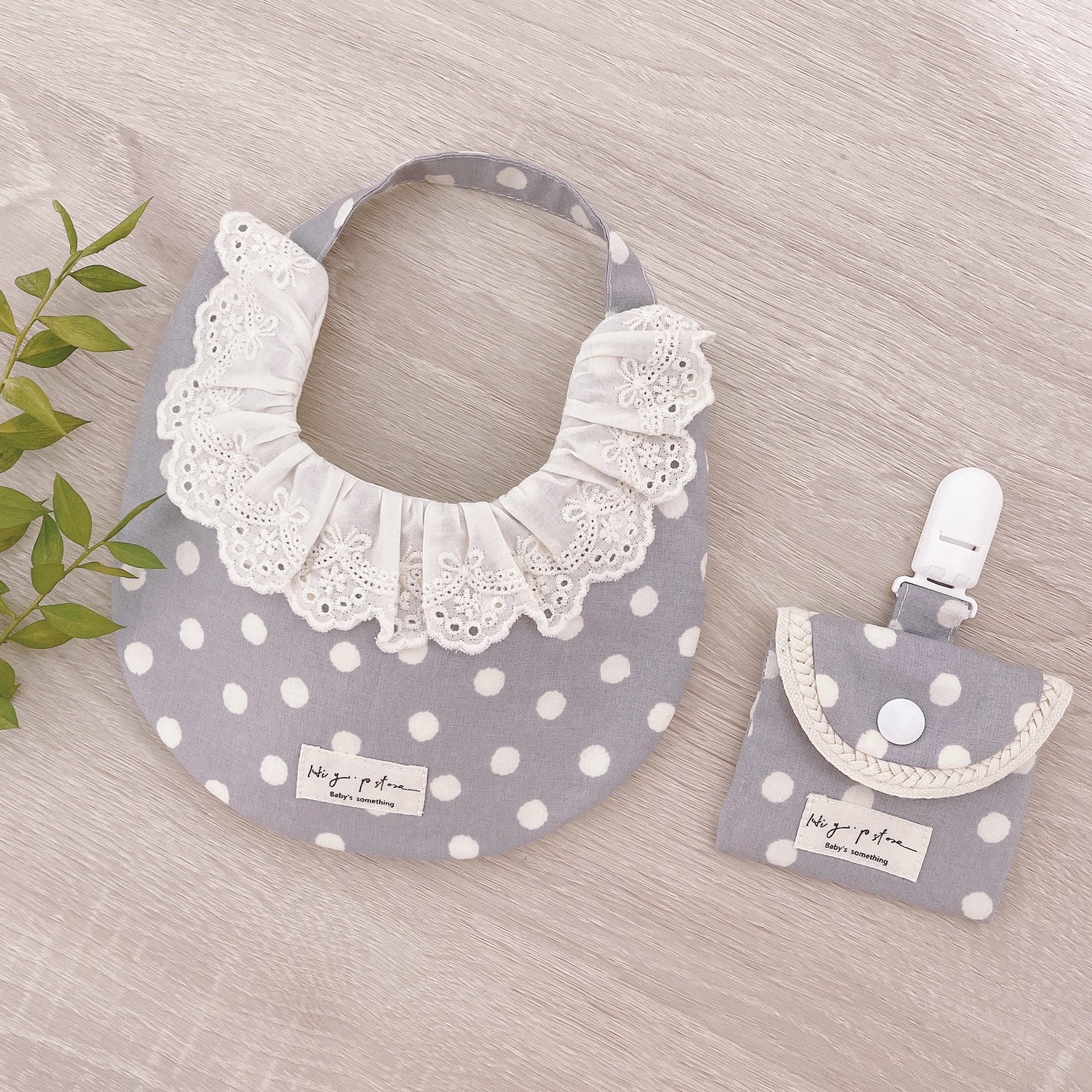 Hi Y.P store-手作圍兜-灰色波點(女寶)