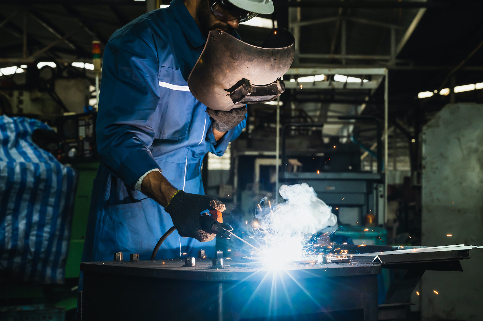 有木鐵匠職人,實木餐桌工廠