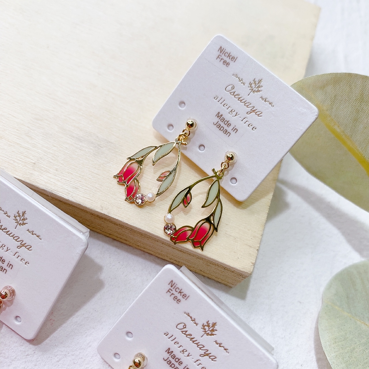 [日本制]鬱金香水滴形耳環