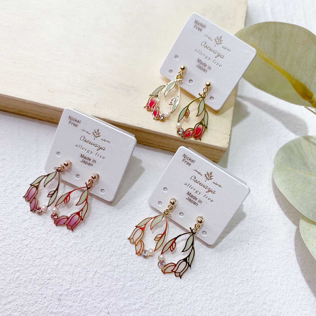 [日本制]鬱金香水滴形耳環