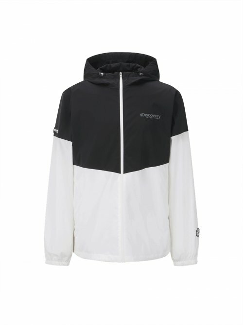 Discovery 輕量 男 連帽 臂徽章 風衣 外套 黑白 DMWJ61023-BKL